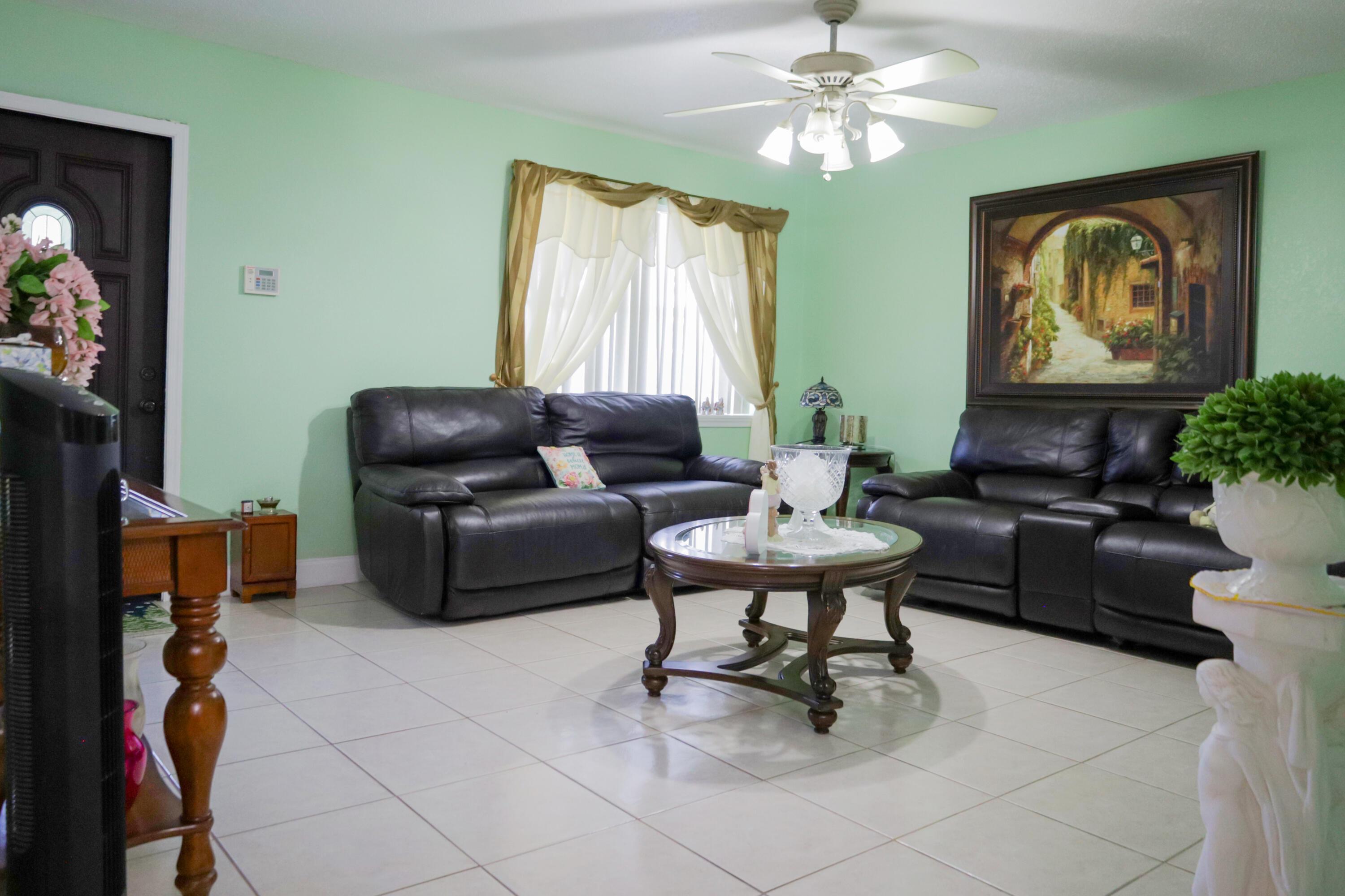 3335 10th Avenue N, Palm Springs, FL 33461, Palm Springs - Photo 4