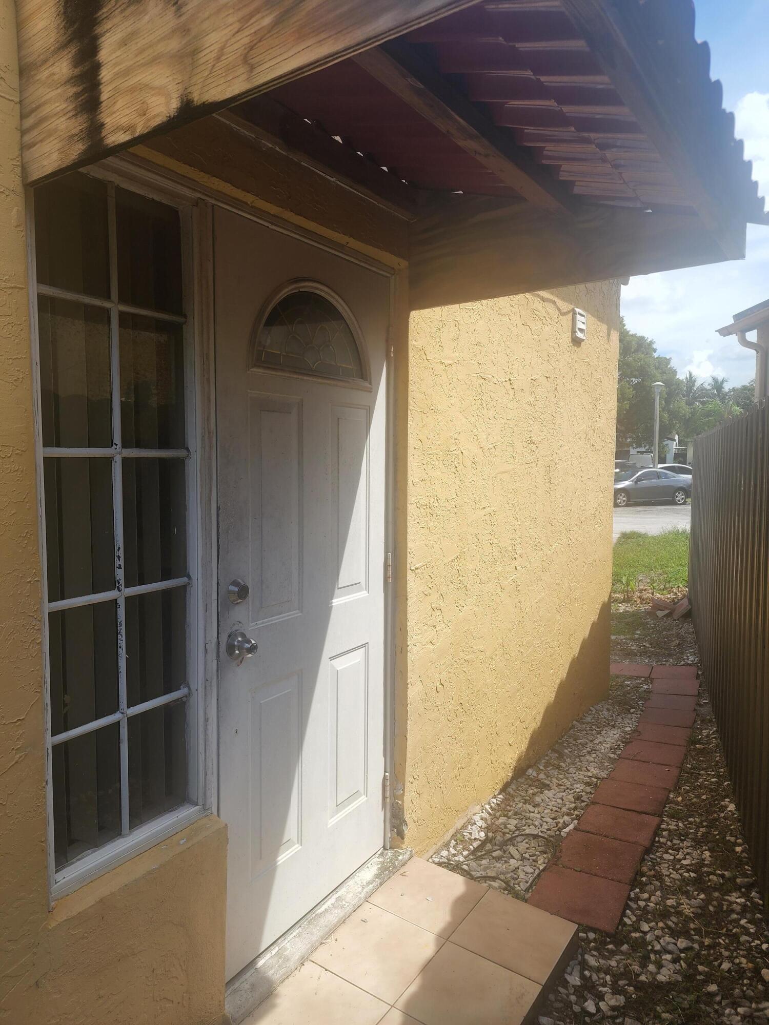 2430 SW 82ND Terrace, Miramar, FL 33025, Miramar - Photo 3