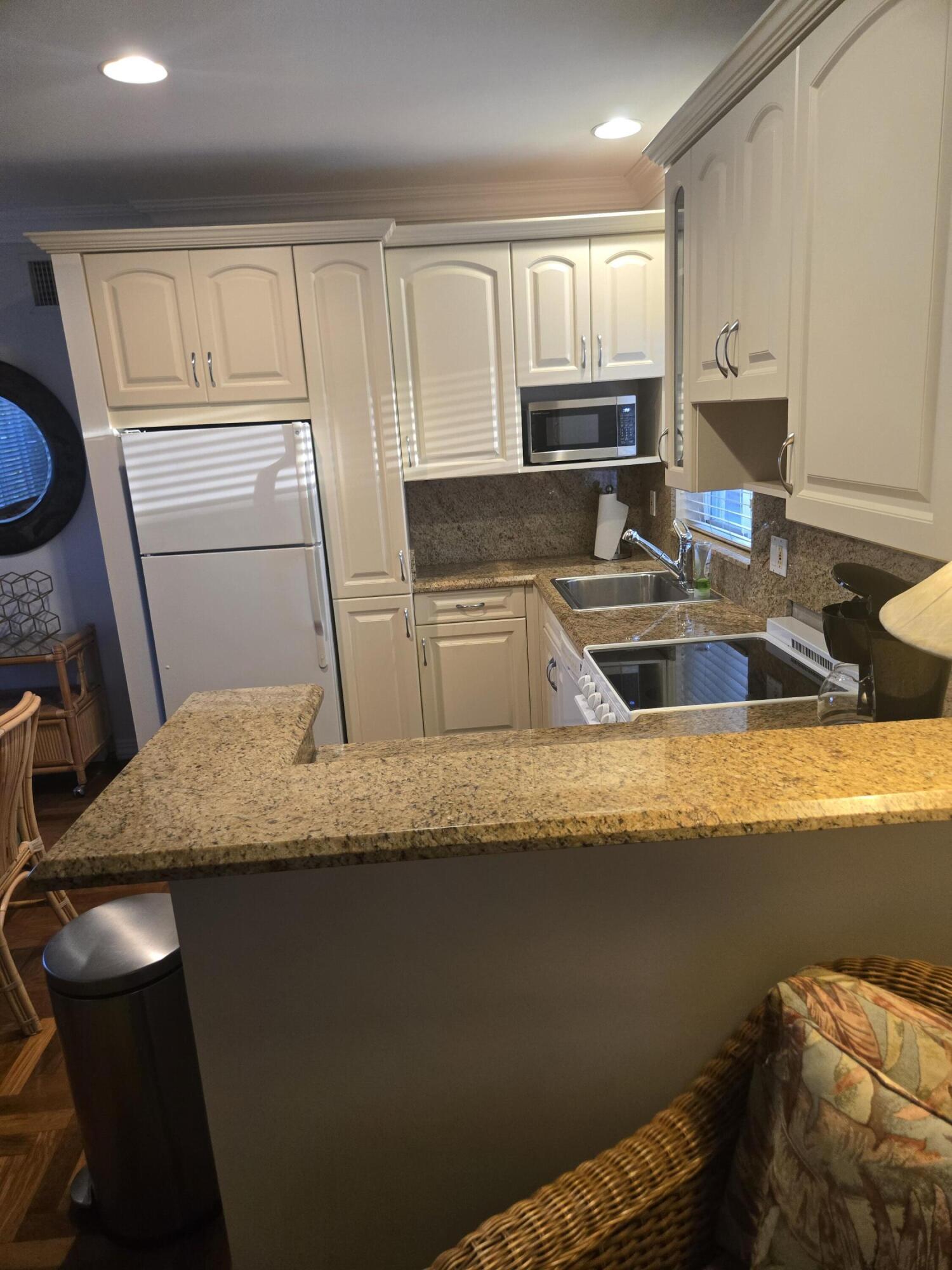 108 Commercial Boulevard, Lauderdale-By-The-Sea, FL 33308, Lauderdale-By-The-Sea - Photo 3
