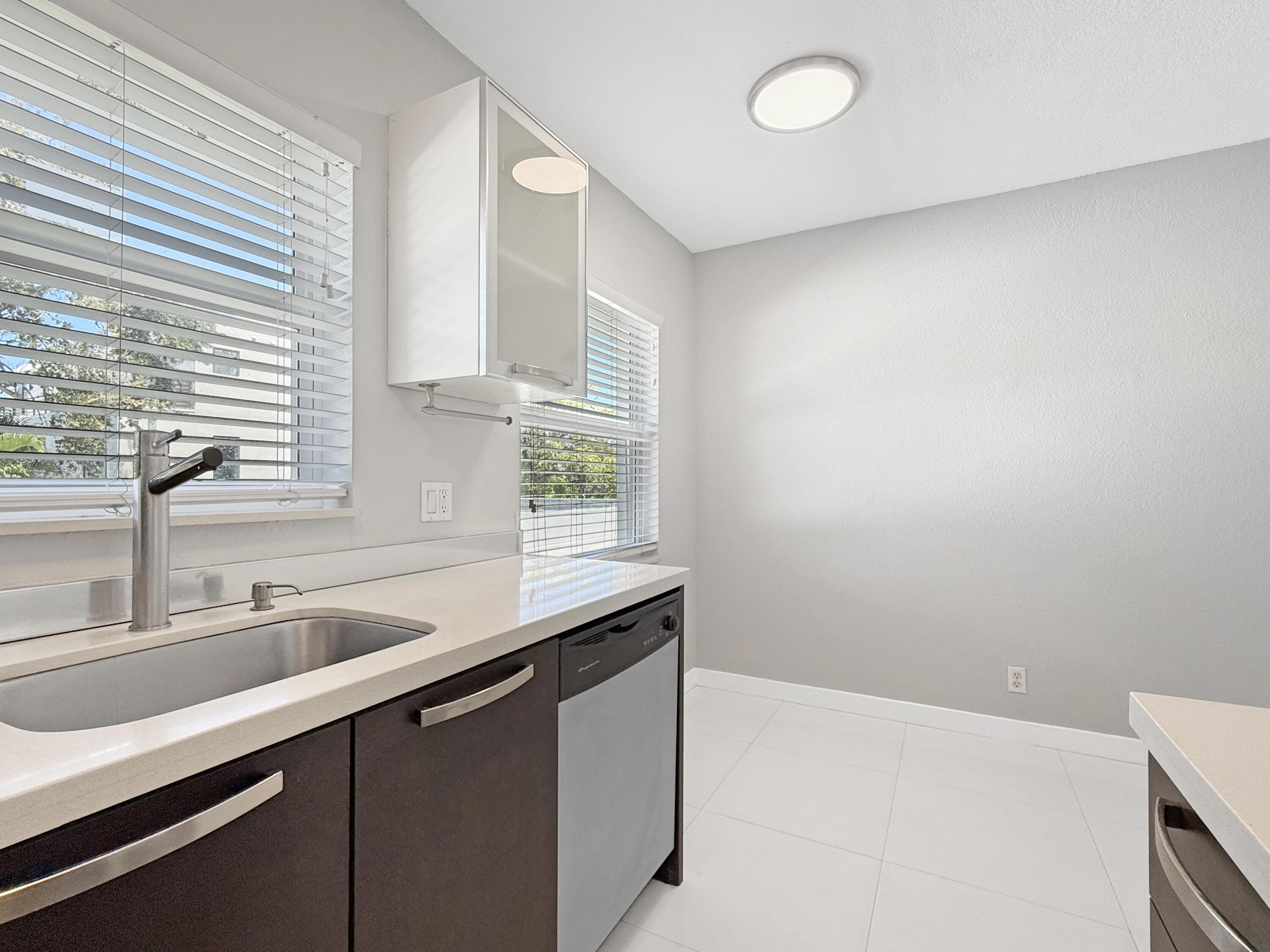 416 NE 15th Avenue 12, Fort Lauderdale, FL 33301, Fort Lauderdale - Photo 3