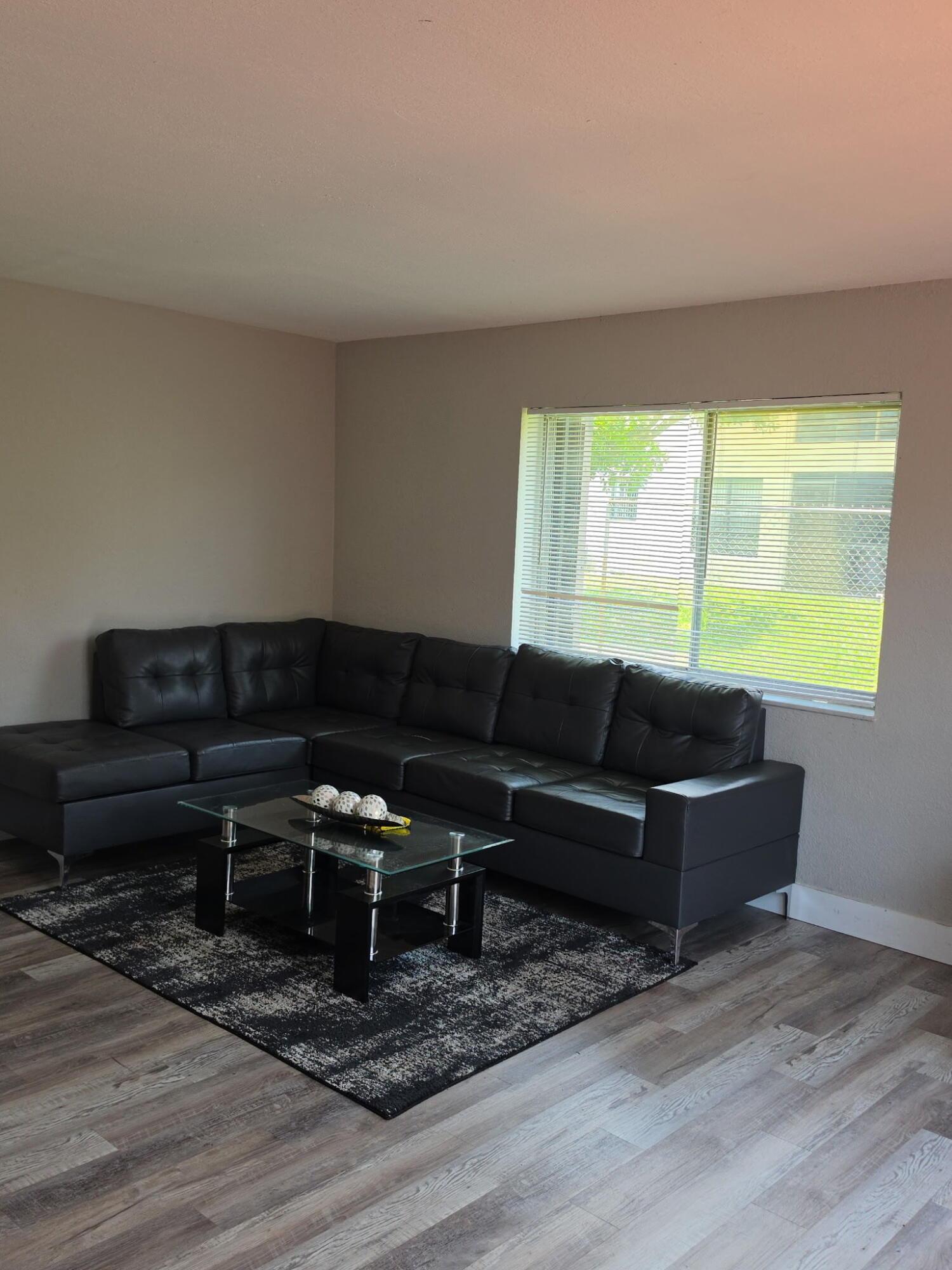 2110 Sherwood Forest Boulevard 24, West Palm Beach, FL 33415, West Palm Beach - Photo 2