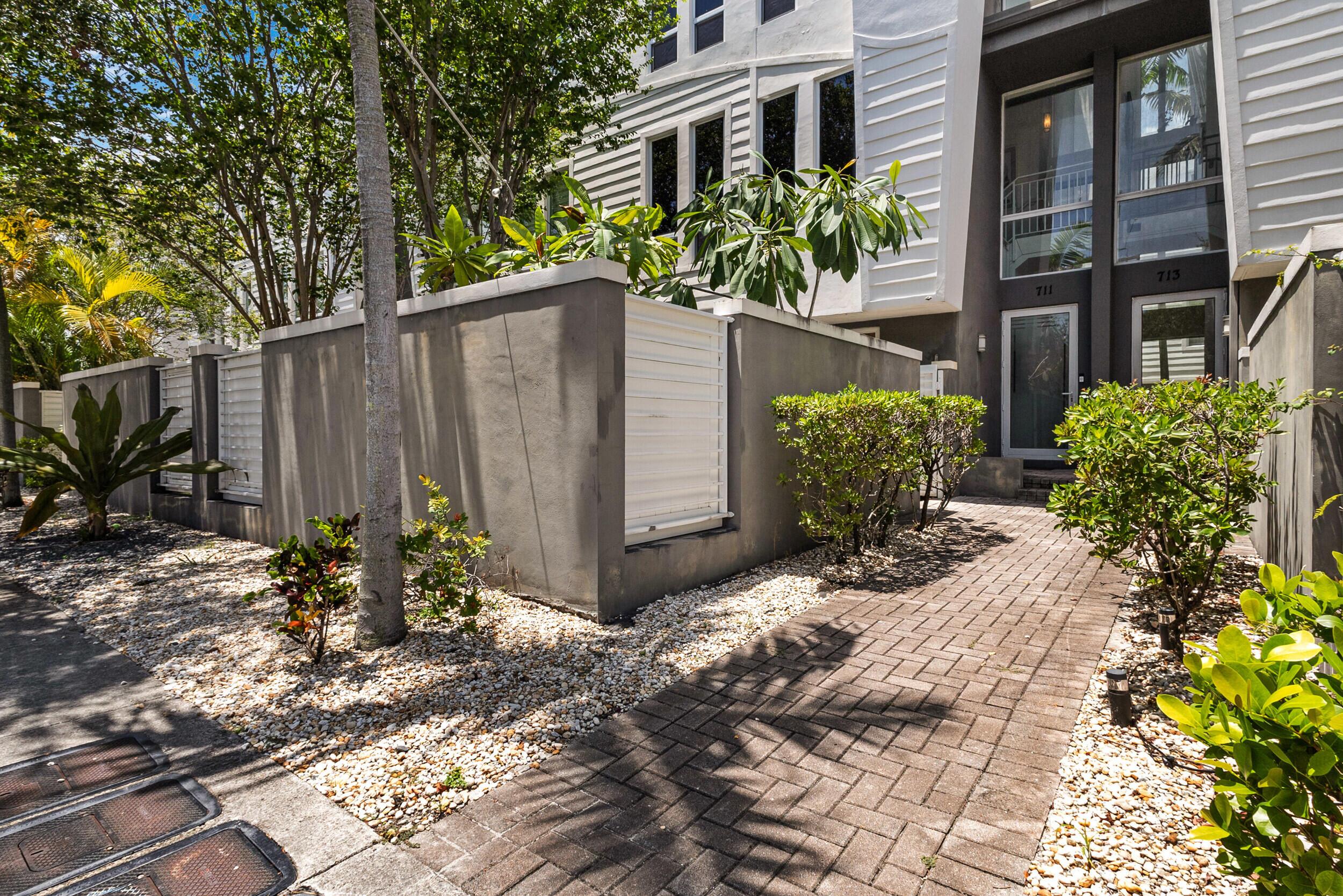 711 SE 16th Court, Fort Lauderdale, FL 33316, Fort Lauderdale - Photo 2