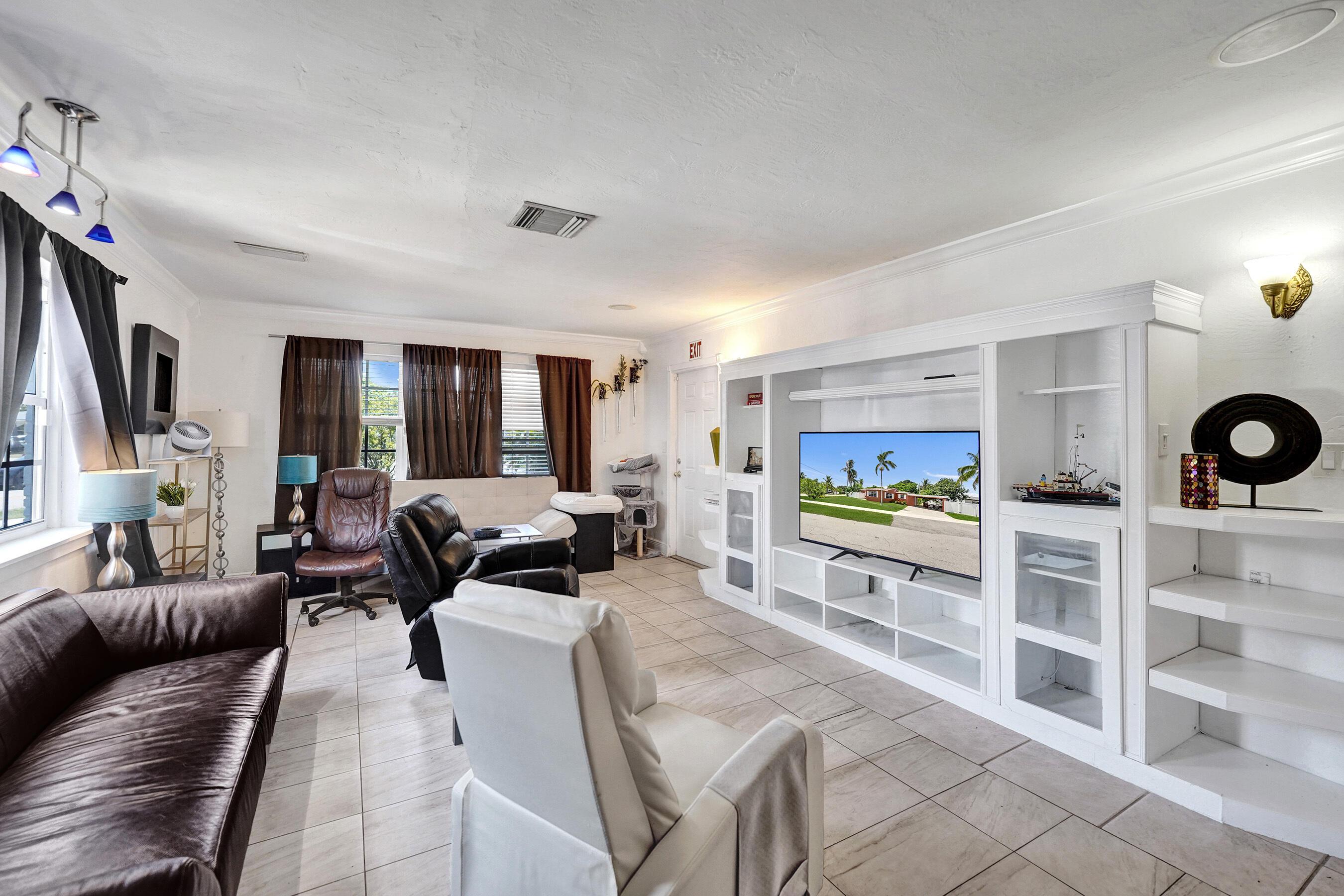 1302 S 23RD Avenue, Hollywood, FL 33020, Hollywood - Photo 5
