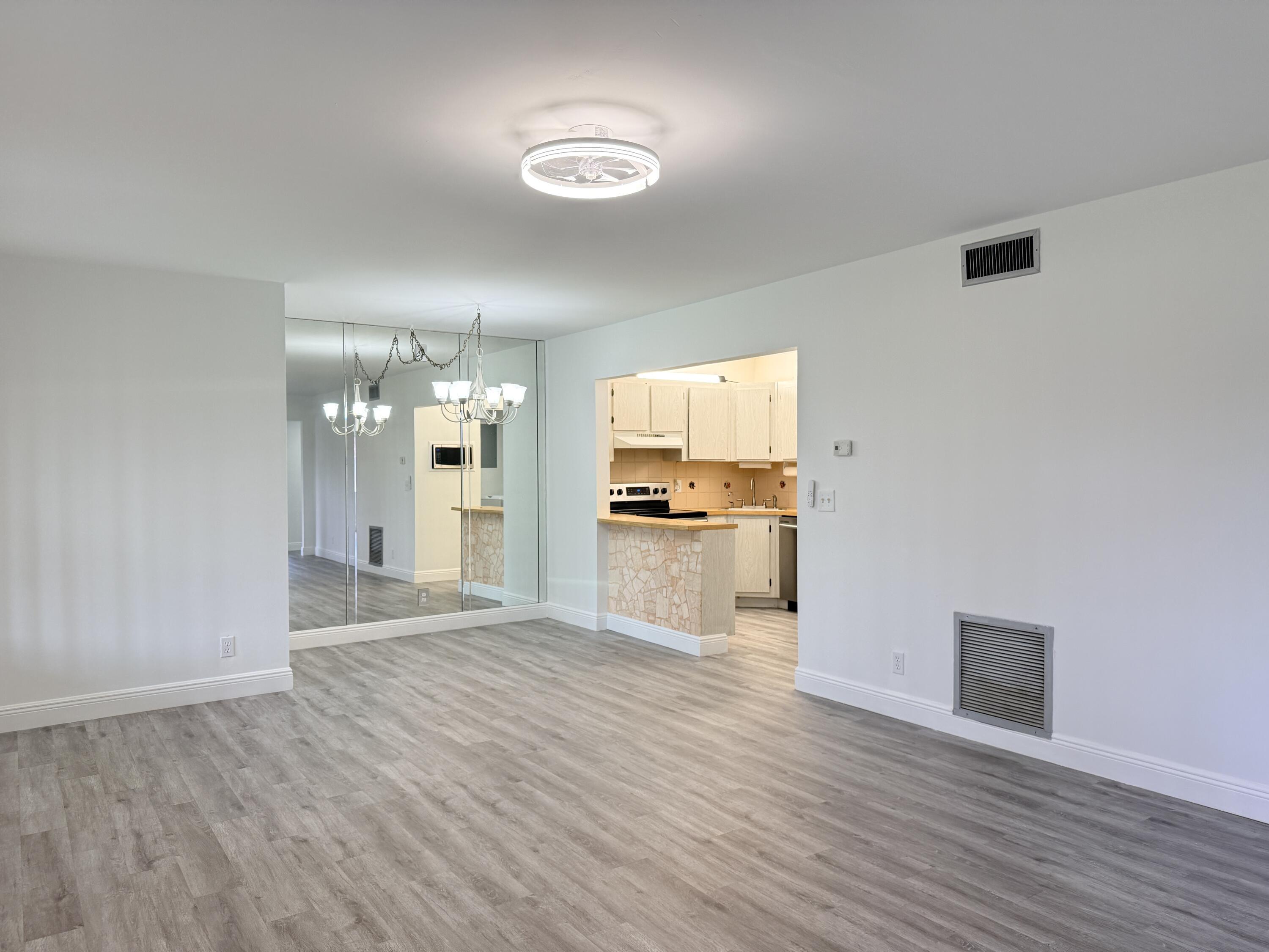 318 Knotty Pine Circle D-2, Greenacres, FL 33463, Greenacres - Photo 3