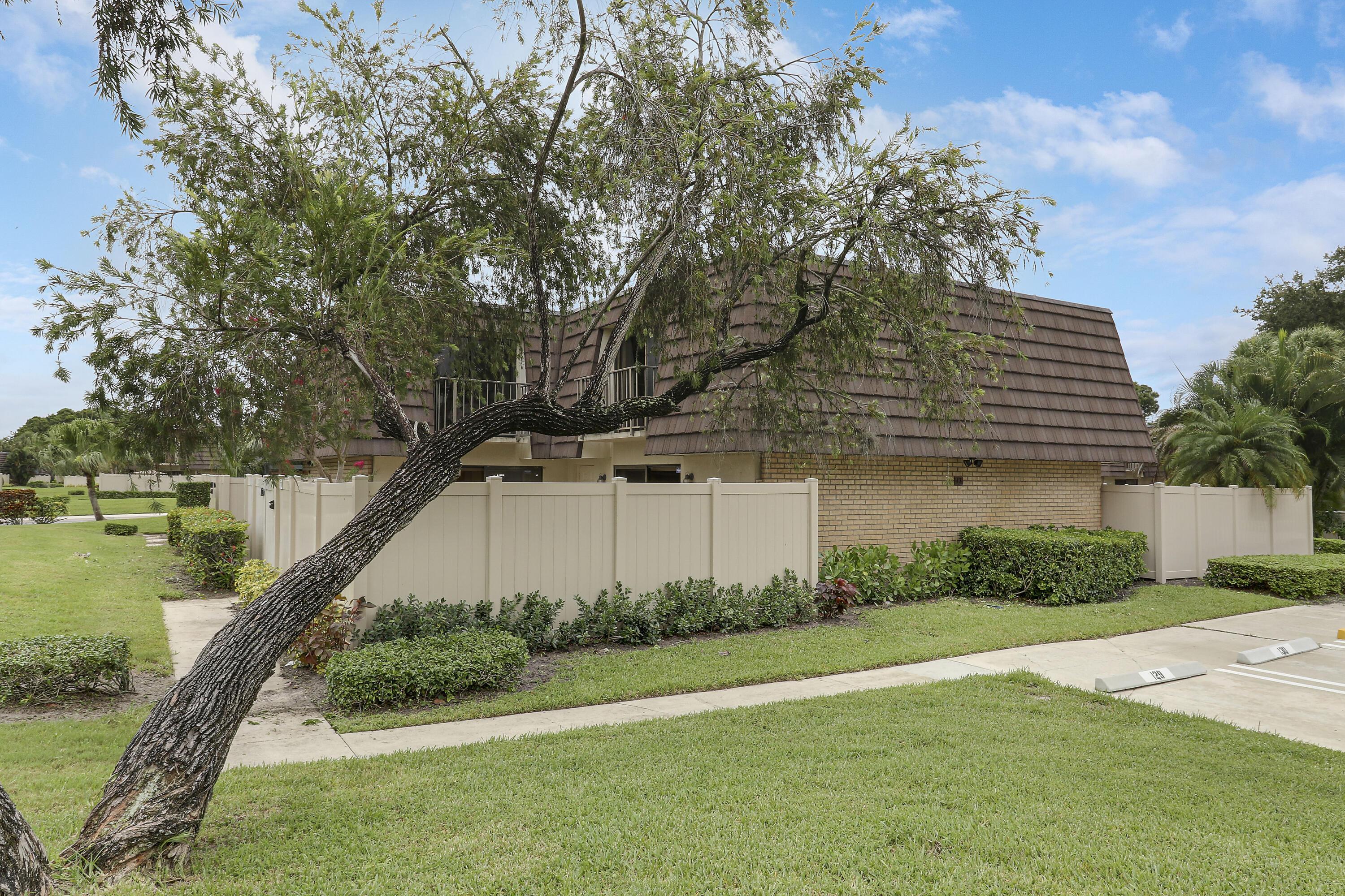 7126 71st Way, West Palm Beach, FL 33407, West Palm Beach - Photo 2
