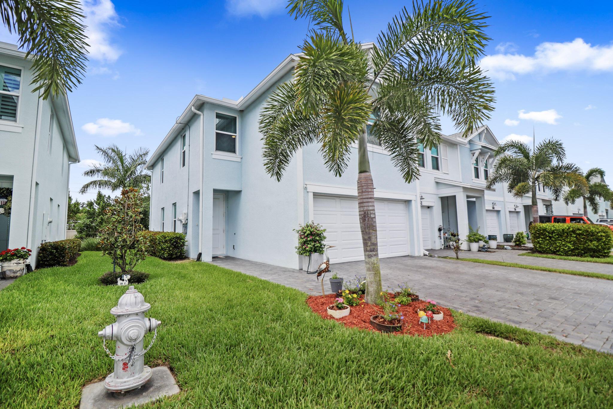 384 SE Sea Hunt Way, Stuart, FL 34994, Stuart - Photo 2