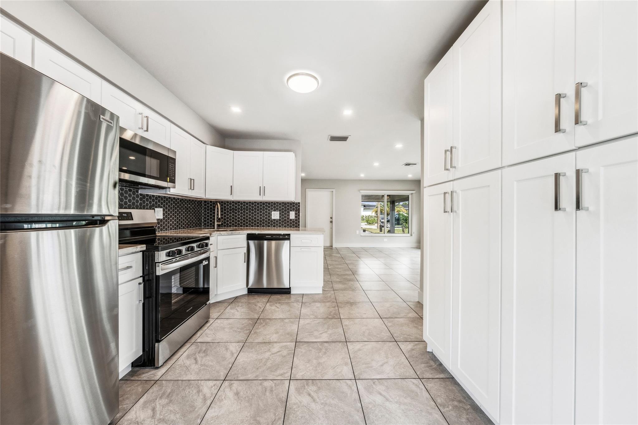 4800 NE 4th Avenue, Oakland Park, FL 33334, Oakland Park - Photo 4