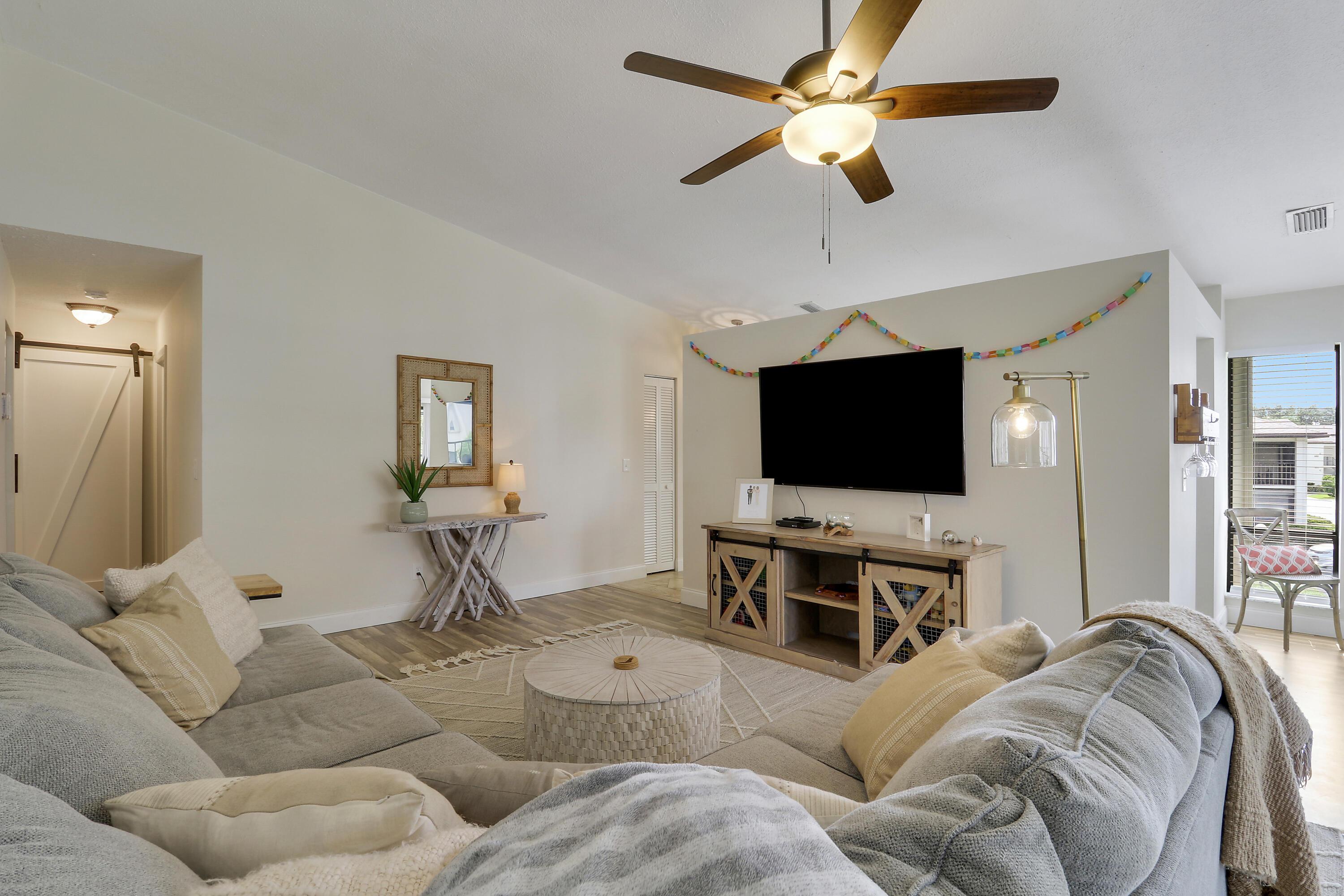 1102 Wingfoot Drive C, Jupiter, FL 33458, Jupiter - Photo 5