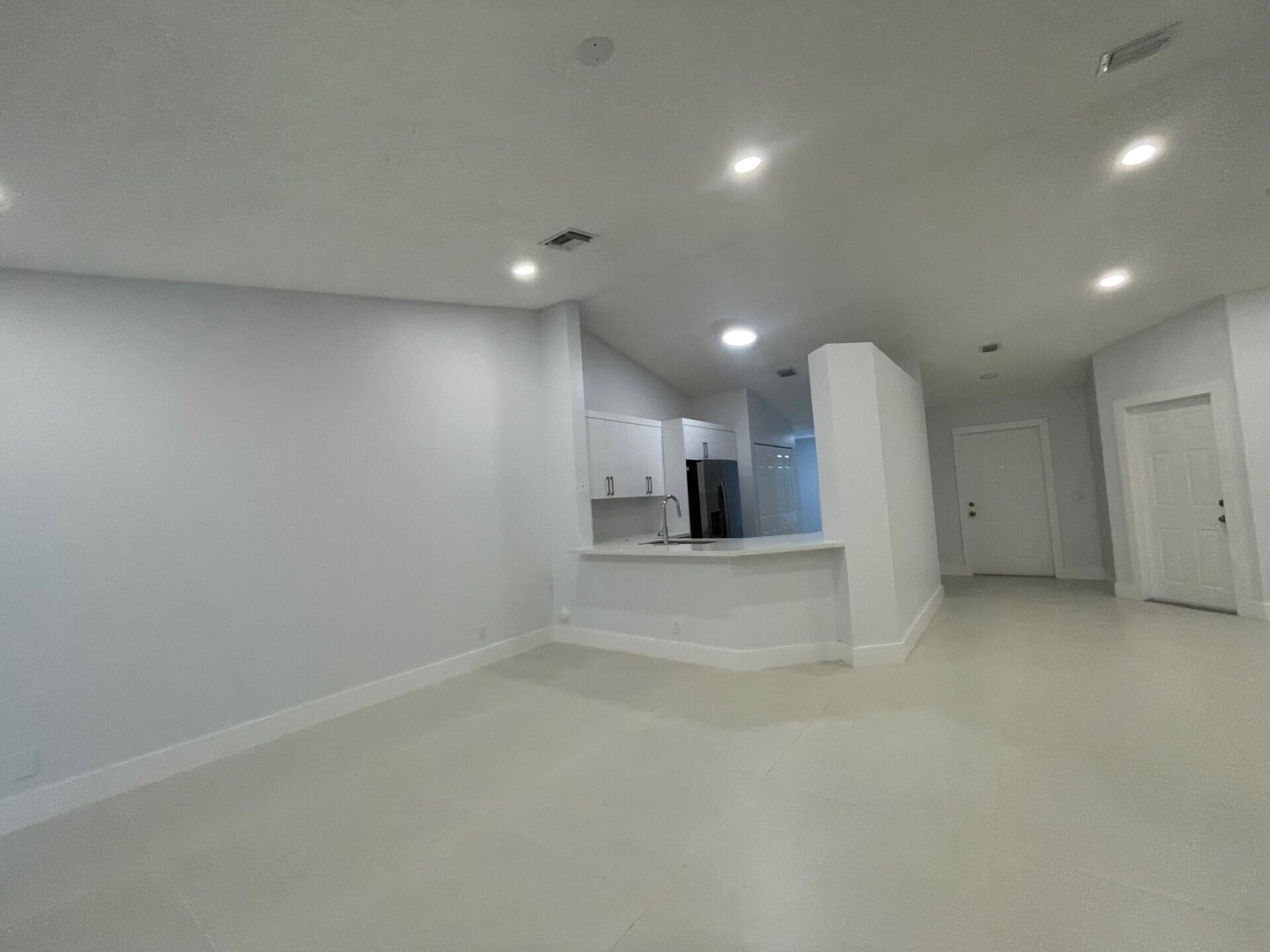 1630 ZENITH Way 1630, Weston, FL 33327, Weston - Photo 5