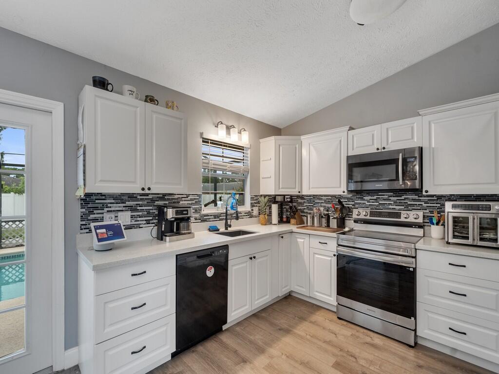 261 SE Wallace Terrace, Port St. Lucie, FL 34983, Port St. Lucie - Photo 4