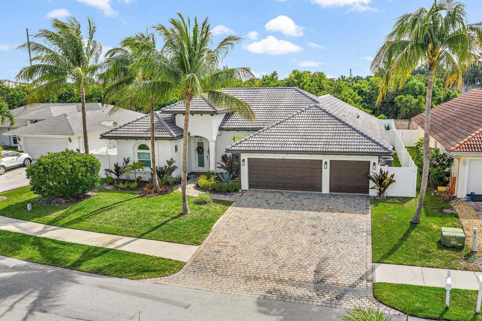 596 N Cypress Drive, Tequesta, FL 33469, Tequesta - Photo 3