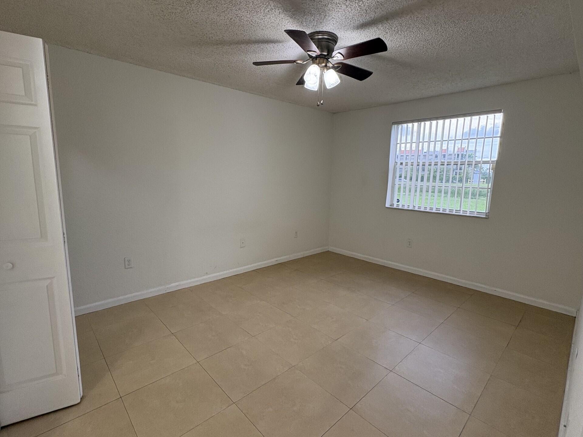 2841 N Oakland Forest Drive 107, Oakland Park, FL 33309, Oakland Park - Photo 4
