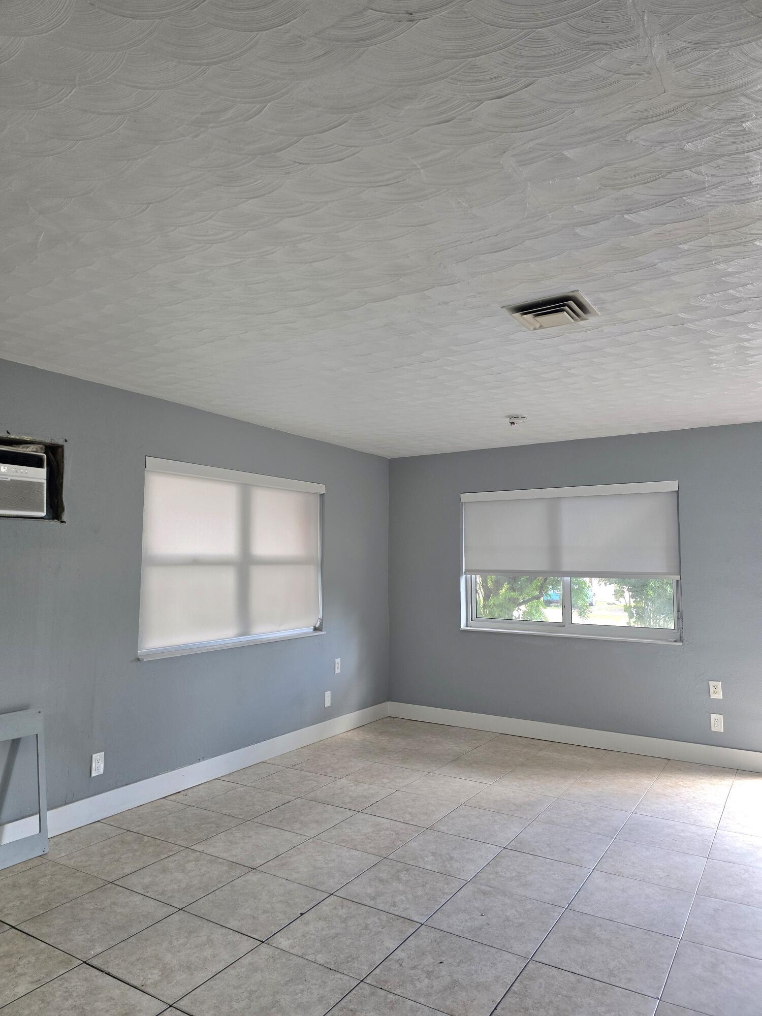 305 SW 14TH Street #1 FRONT, Dania Beach, FL 33004, Dania Beach - Photo 5