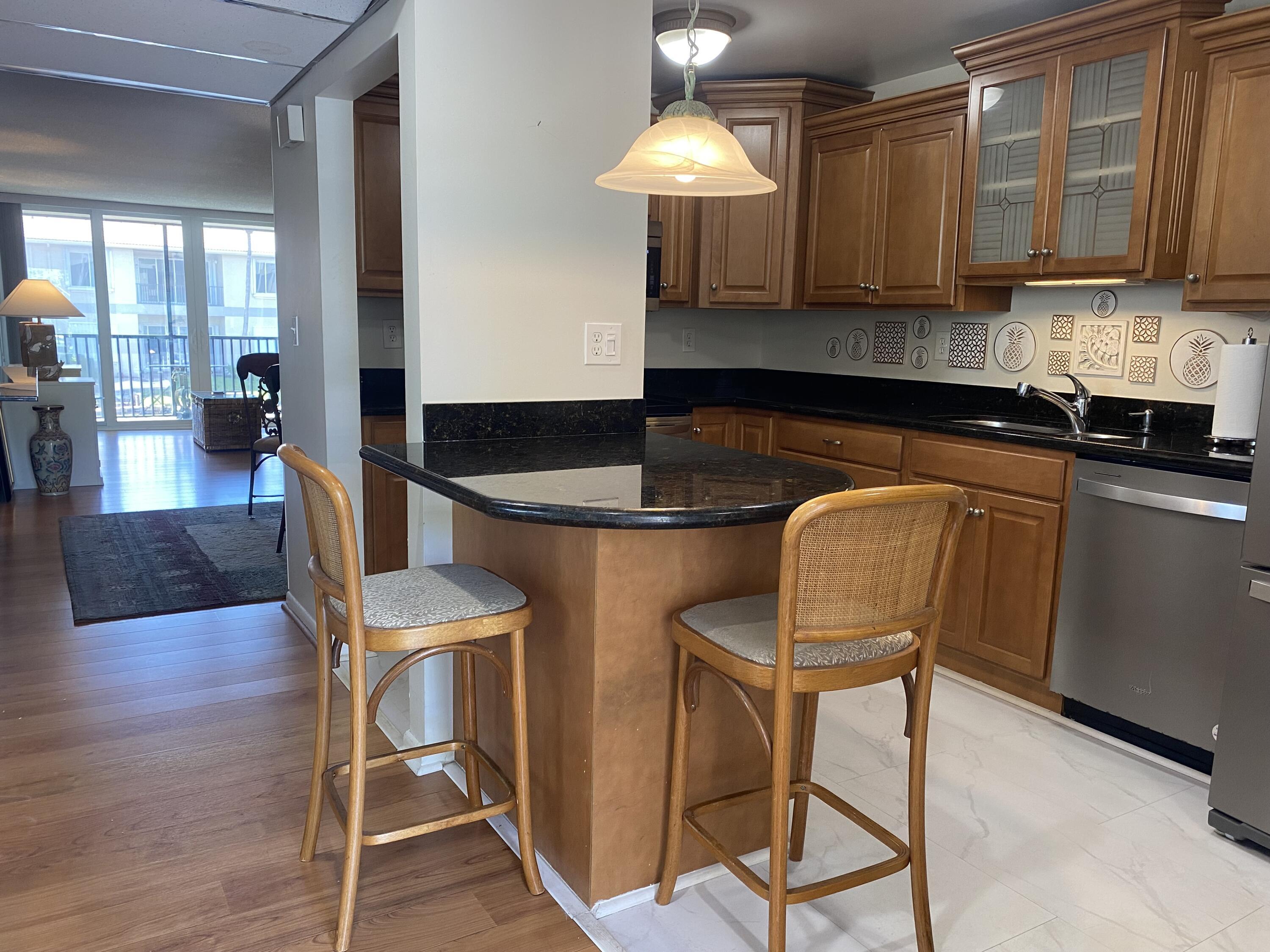 1 Royal Palm Way 201, Boca Raton, FL 33432, Boca Raton - Photo 2