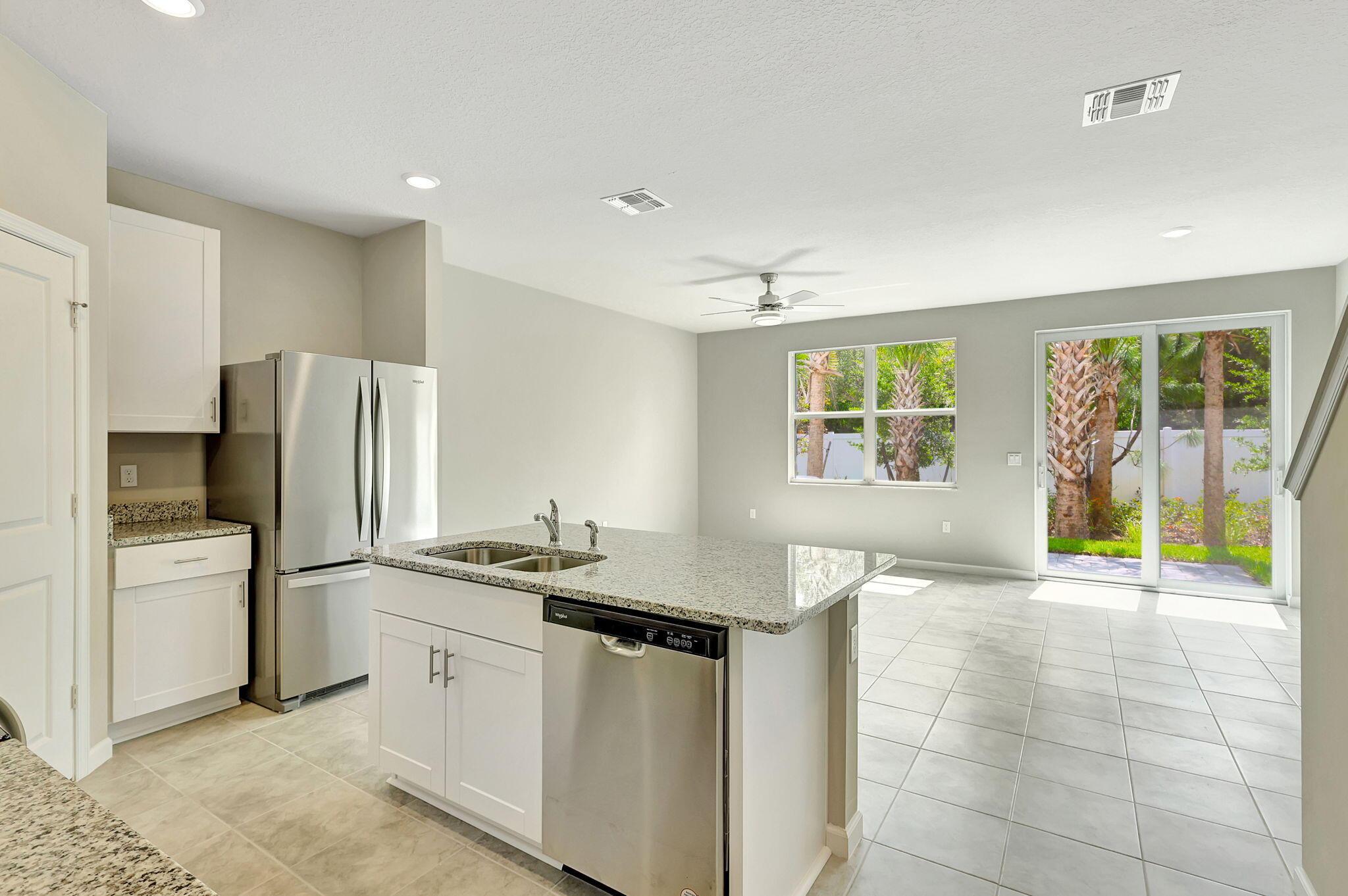 5694 SE EDGEWATER Circle, Stuart, FL 34997, Stuart - Photo 5