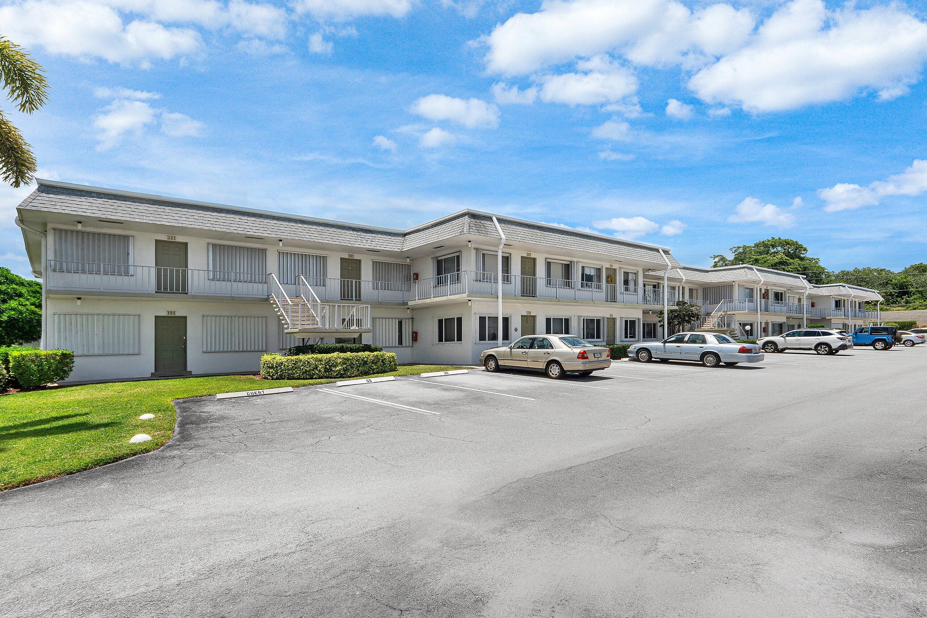 3160 LAKE OSBORNE Drive Bldg 6 Unit 206, Lake Worth Beach, FL 33461, Lake Worth Beach