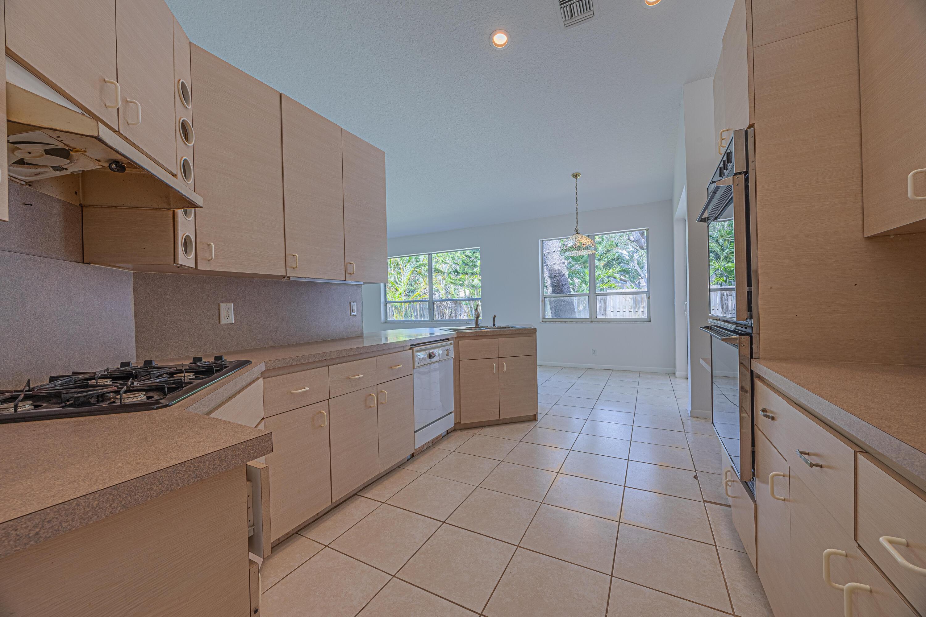 10206 ALLAMANDA Boulevard, Palm Beach Gardens, FL 33410, Palm Beach Gardens - Photo 5