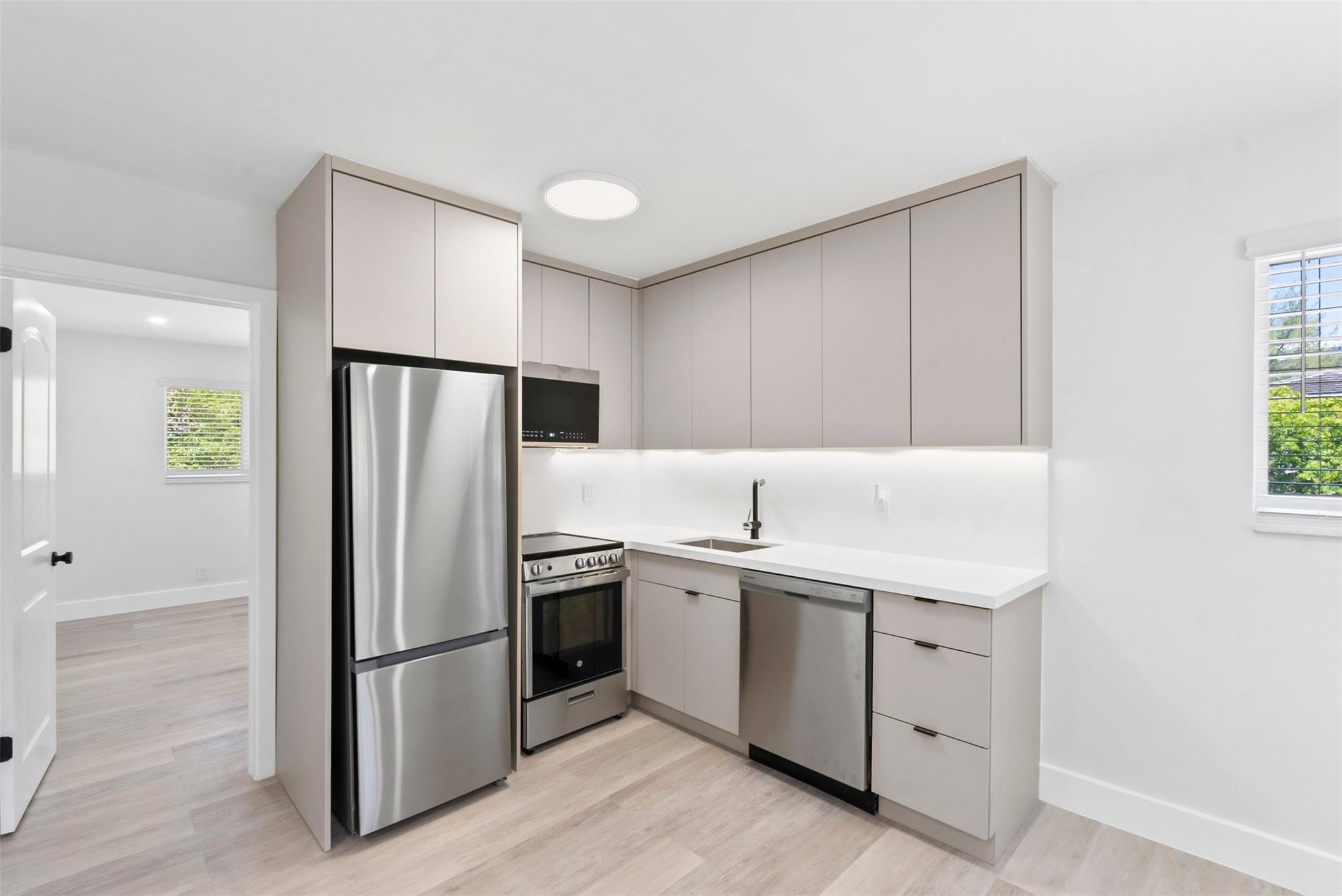 1101 NE 18th Avenue 1, Fort Lauderdale, FL 33304, Fort Lauderdale - Photo 3