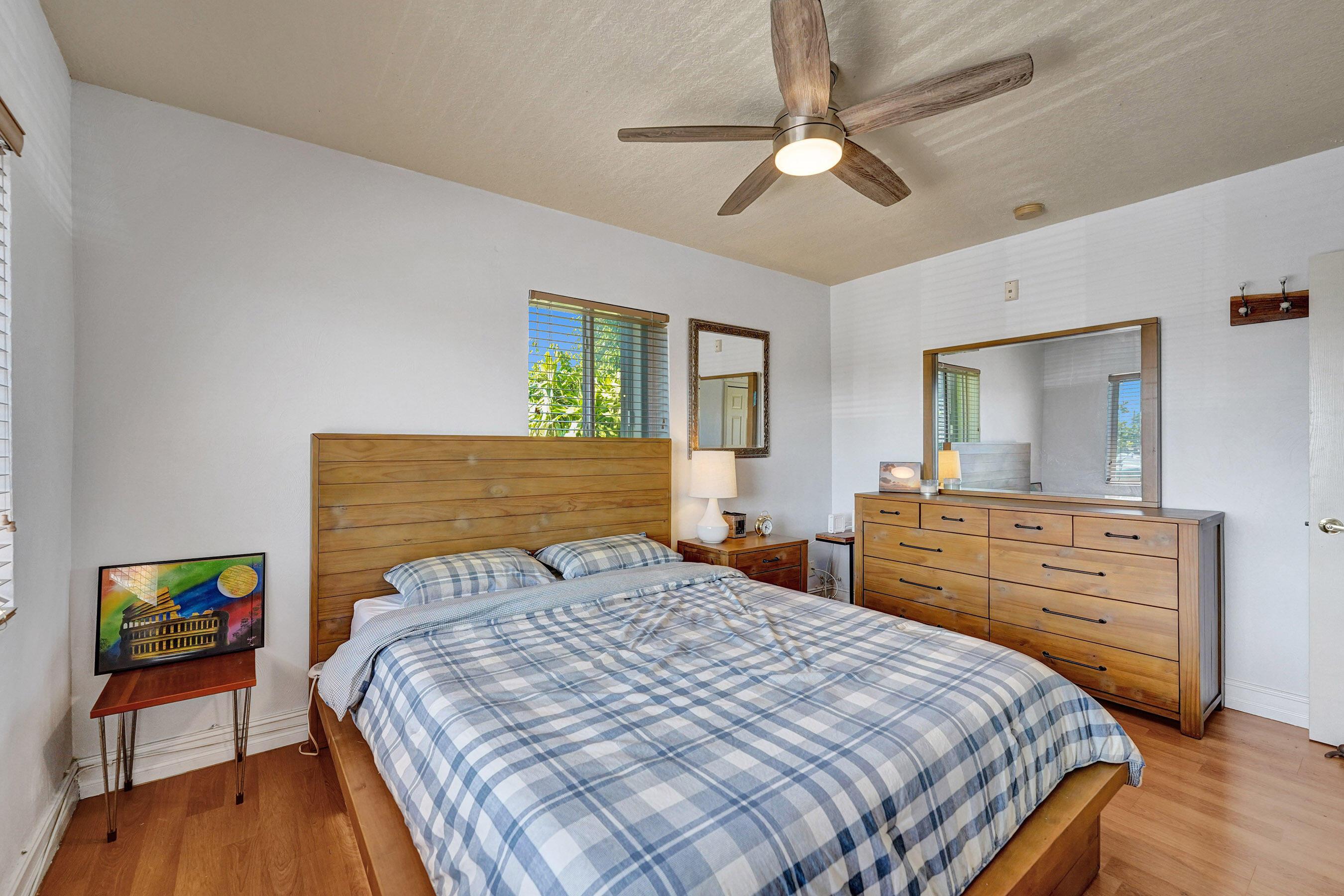 1423 HOLLY HEIGHTS Drive 12, Fort Lauderdale, FL 33304, Fort Lauderdale - Photo 2