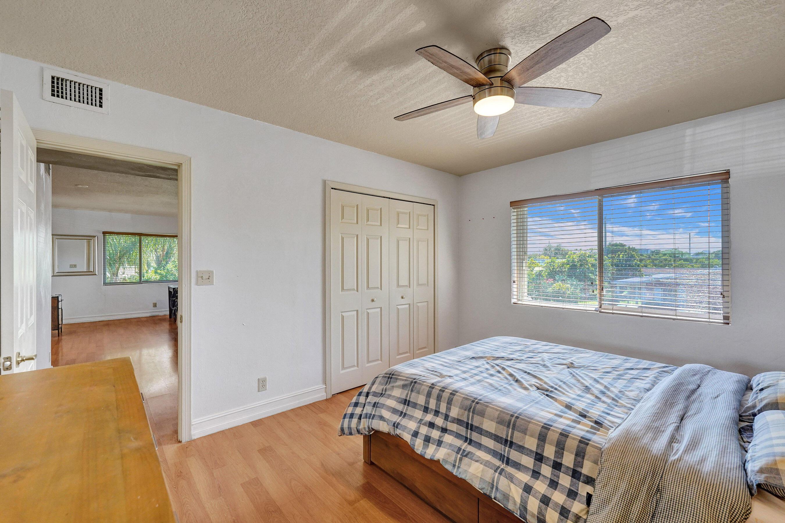 1423 HOLLY HEIGHTS Drive 12, Fort Lauderdale, FL 33304, Fort Lauderdale - Photo 3