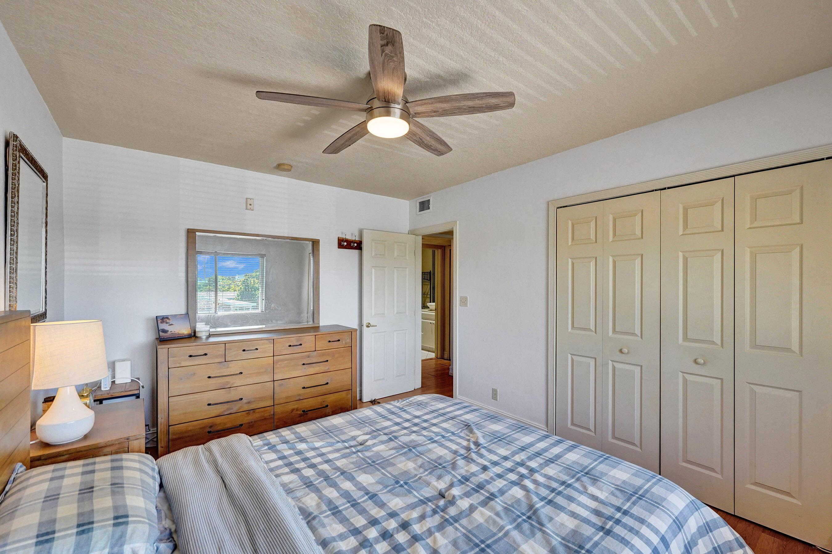 1423 HOLLY HEIGHTS Drive 12, Fort Lauderdale, FL 33304, Fort Lauderdale - Photo 4