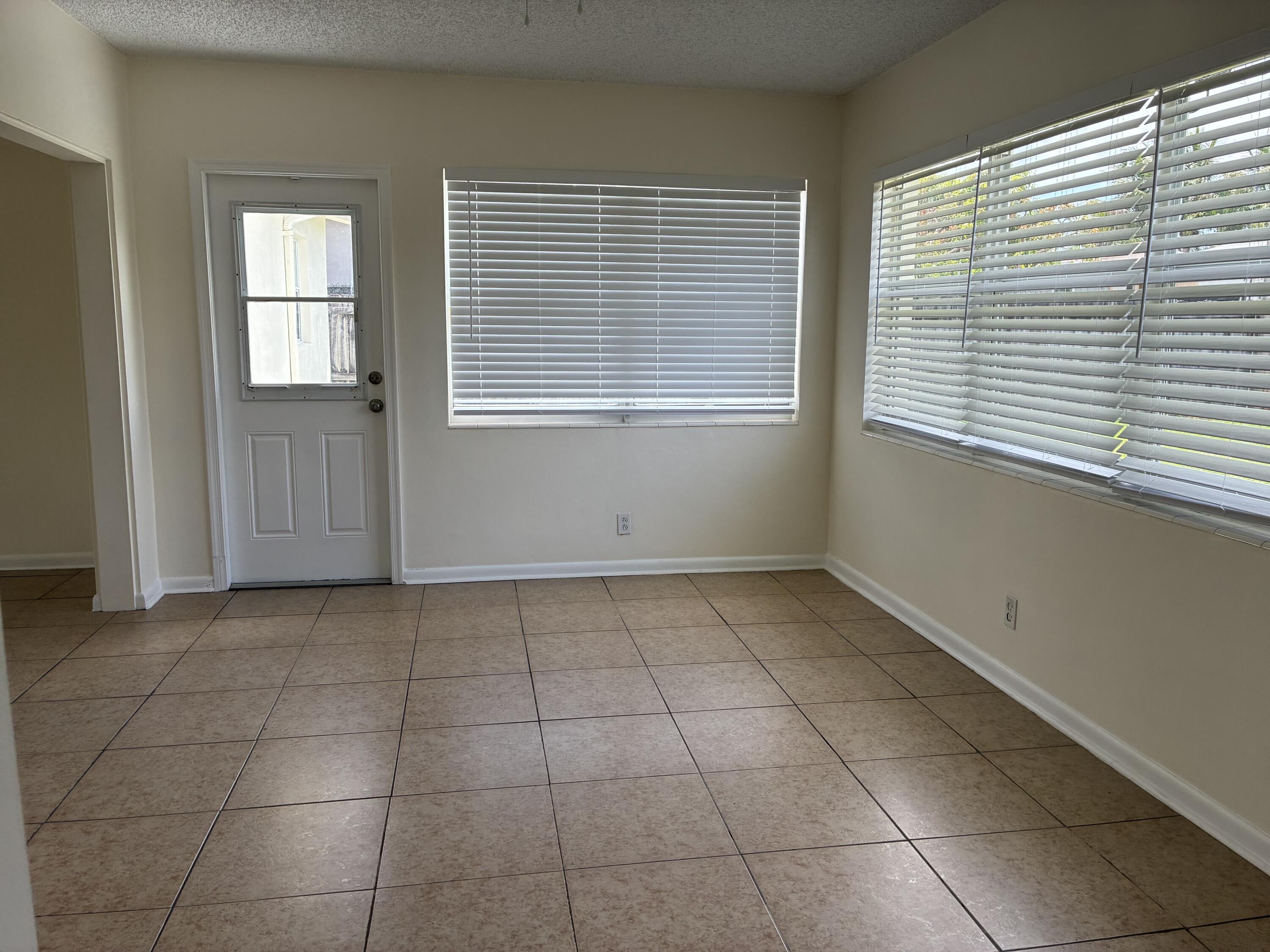 1142 GARNETT Street, Lantana, FL 33462, Lantana - Photo 5