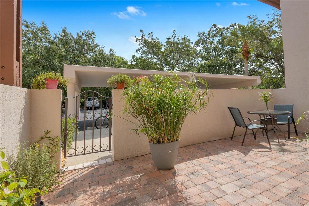 6050 SE Martinique Drive 102, Stuart, FL 34997, Stuart - Photo 4