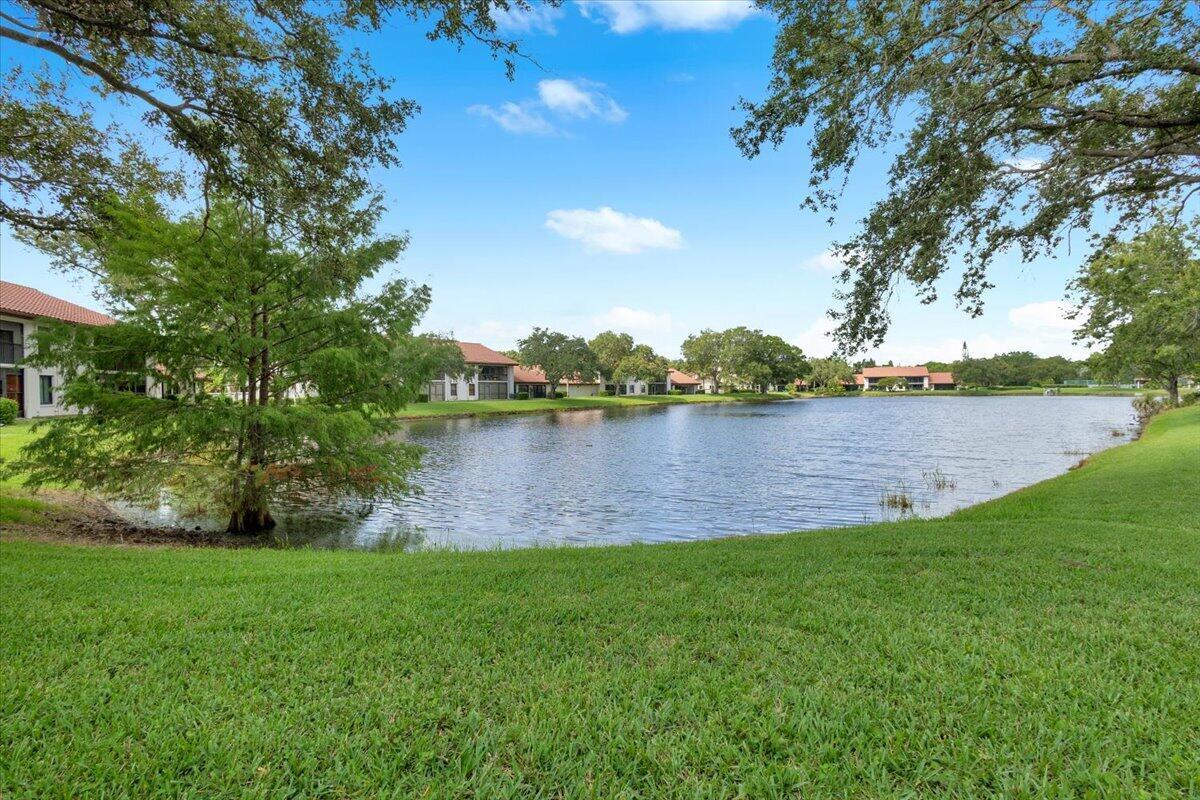 6050 SE Martinique Drive 102, Stuart, FL 34997, Stuart - Photo 3
