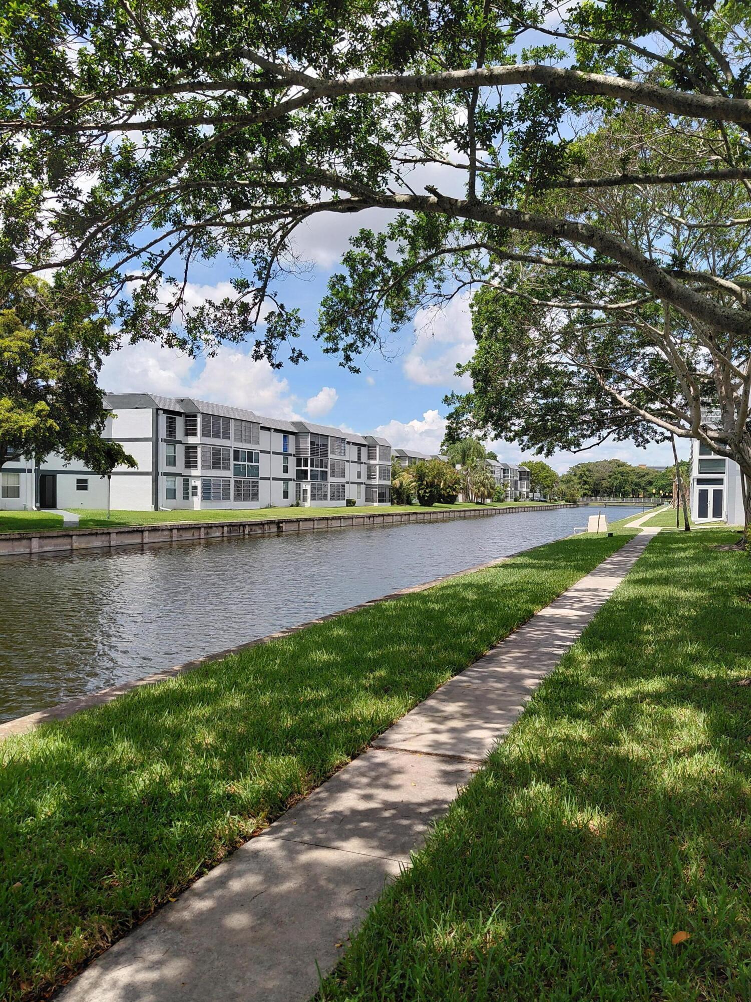 8350 SANDS POINT Boulevard 102E, Tamarac, FL 33321, Tamarac - Photo 4