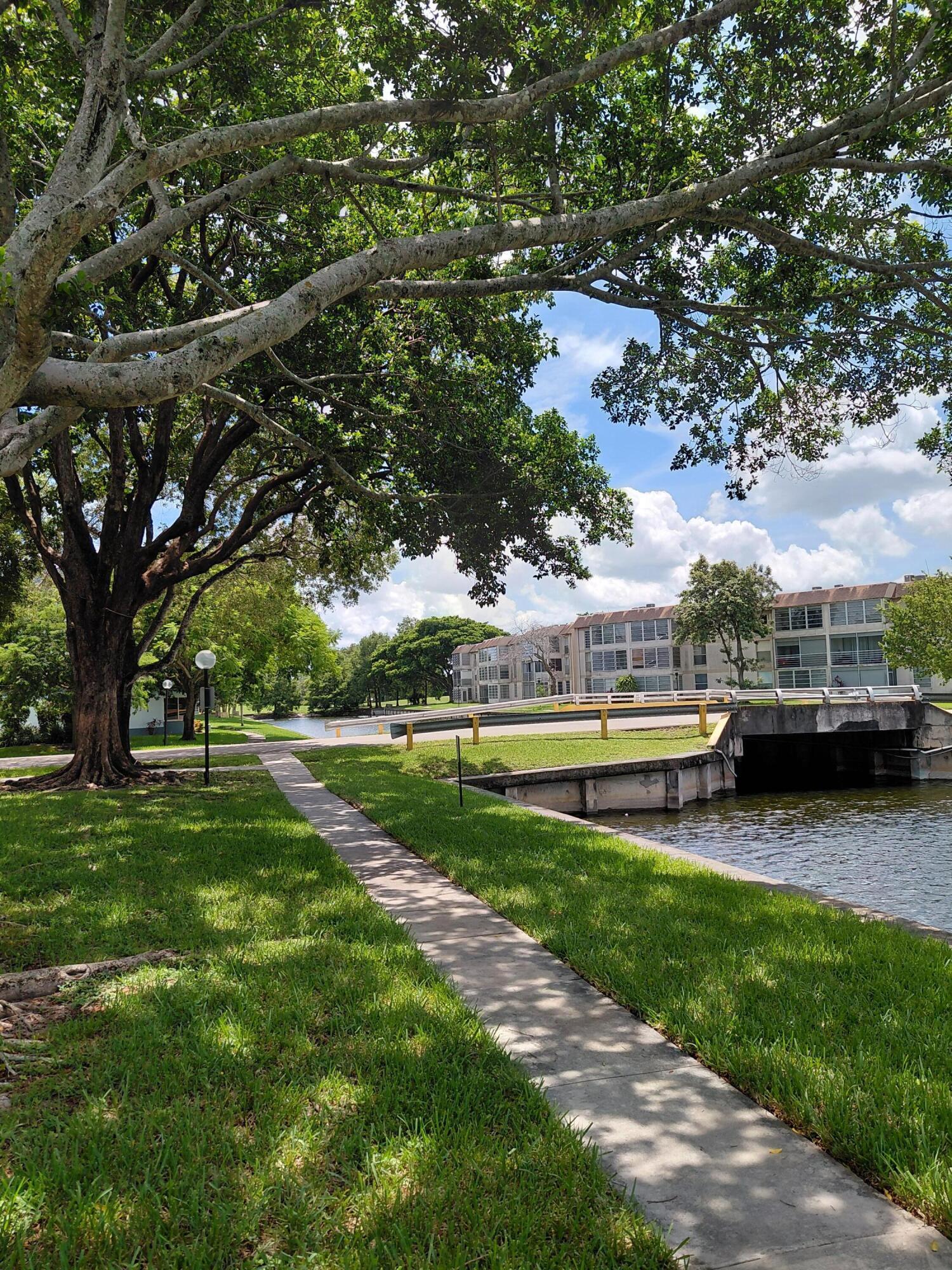 8350 SANDS POINT Boulevard 102E, Tamarac, FL 33321, Tamarac - Photo 3