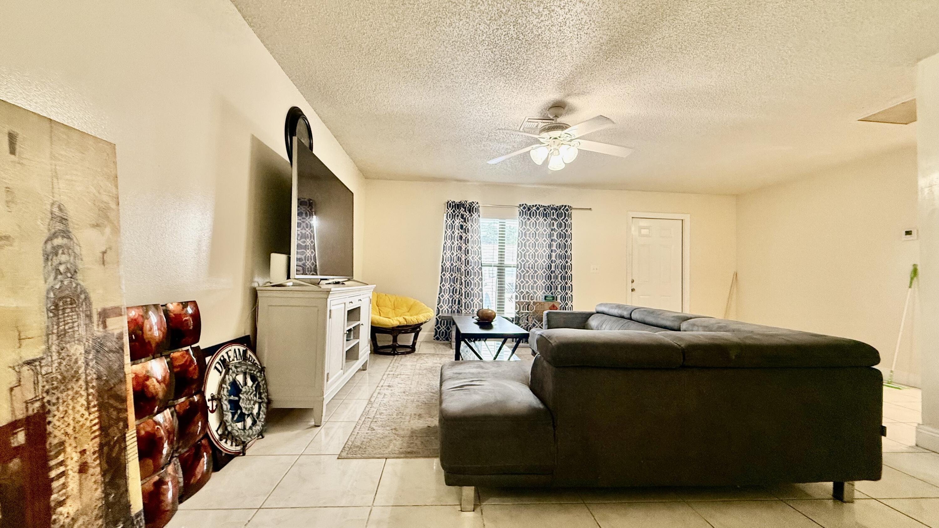 5913 CORSON Place, Lake Worth, FL 33463, Lake Worth - Photo 5