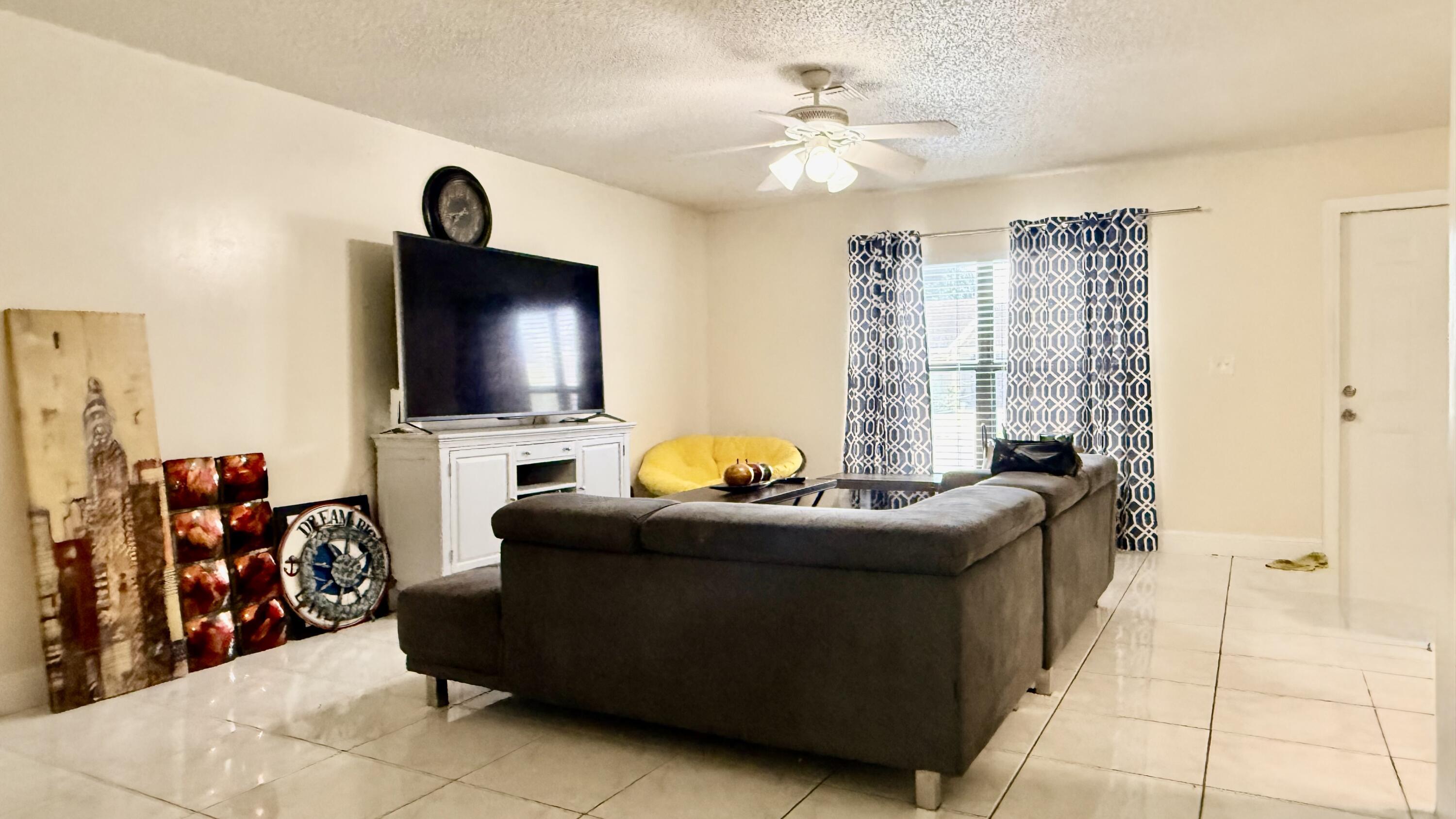 5913 CORSON Place, Lake Worth, FL 33463, Lake Worth - Photo 2