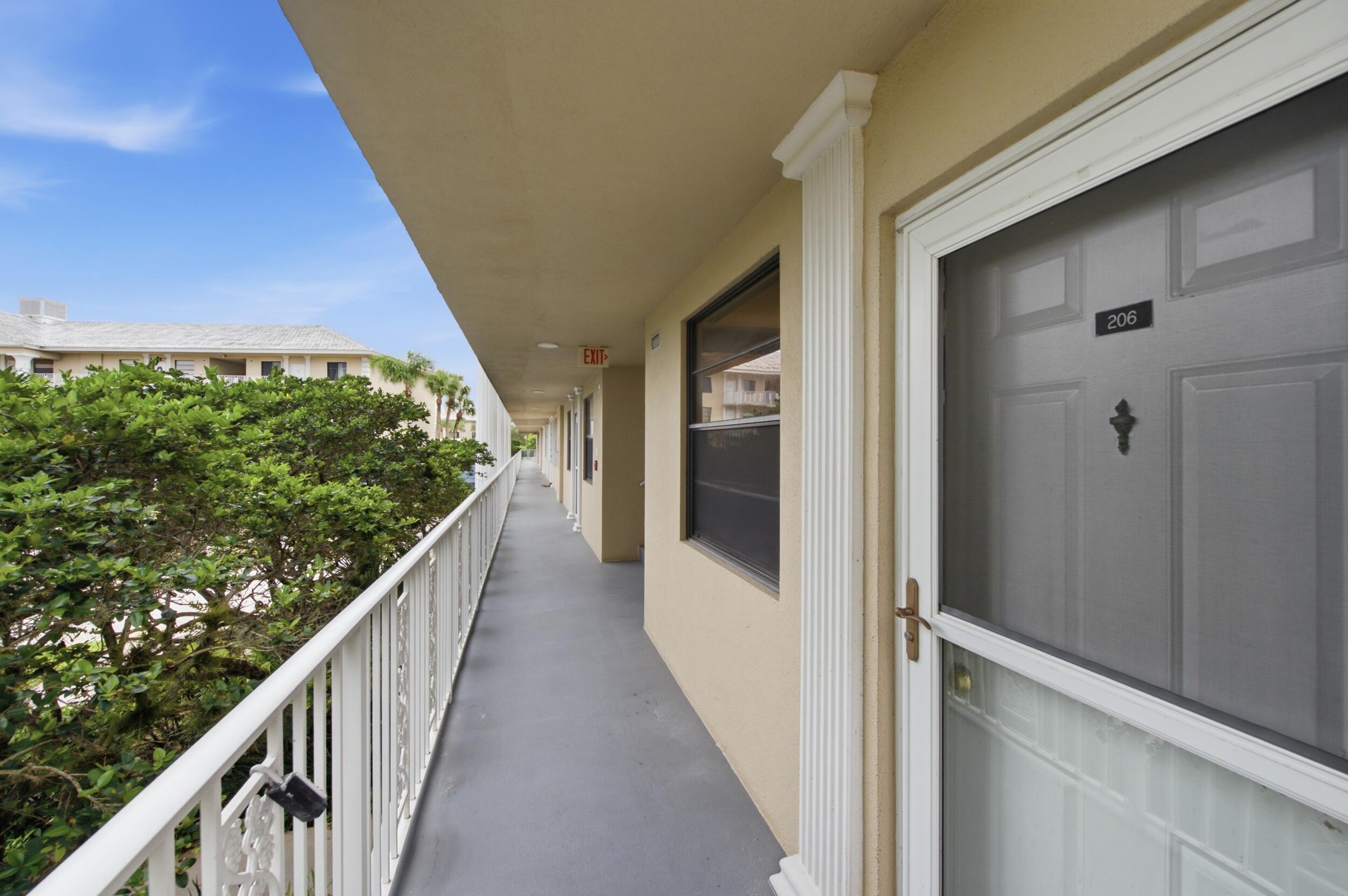 3515 VILLAGE Boulevard 206, West Palm Beach, FL 33409, West Palm Beach - Photo 4