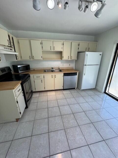 4355 Royal Banyan Way 20, Lake Worth Beach, FL 33461, Lake Worth Beach - Photo 2