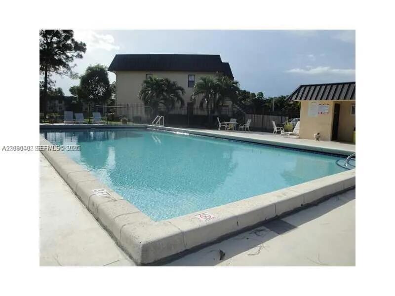 146 NW 91st Avenue, Pembroke Pines, FL 33024, Pembroke Pines - Photo 4