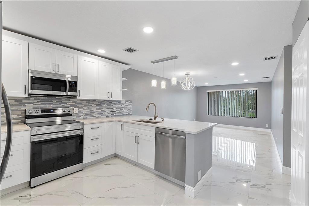 11477 NW 39TH Court 305-1, Coral Springs, FL 33065, Coral Springs - Photo 5