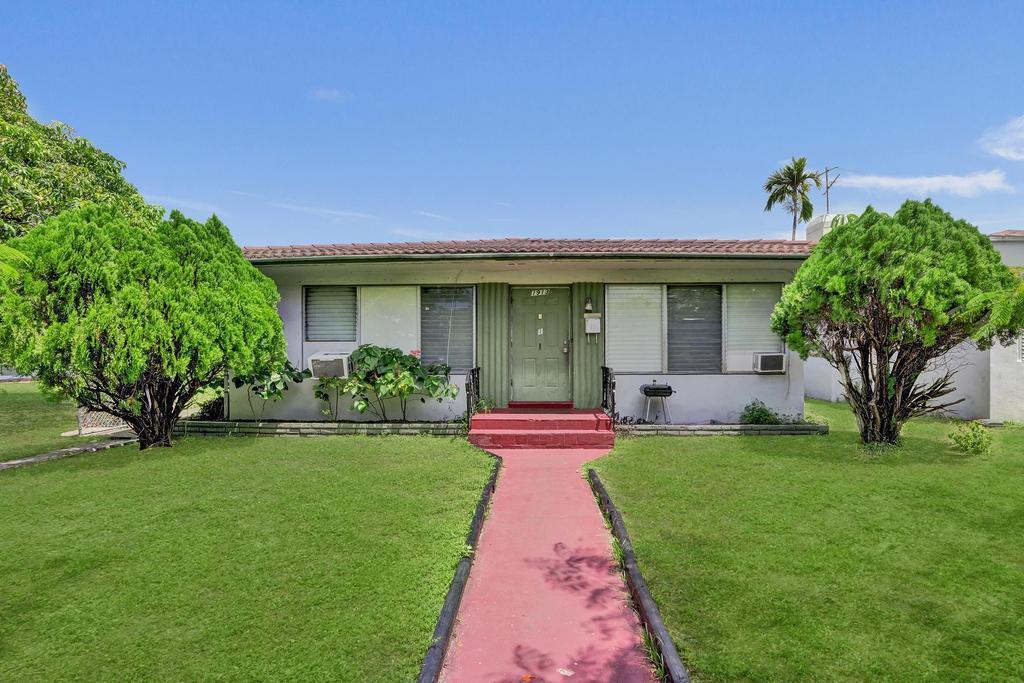 1913 Taylor Street, Hollywood, FL 33020, Hollywood