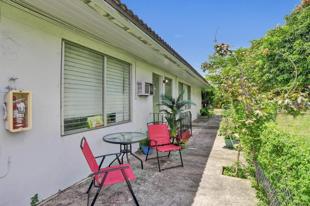 1913 Taylor Street, Hollywood, FL 33020, Hollywood - Photo 5