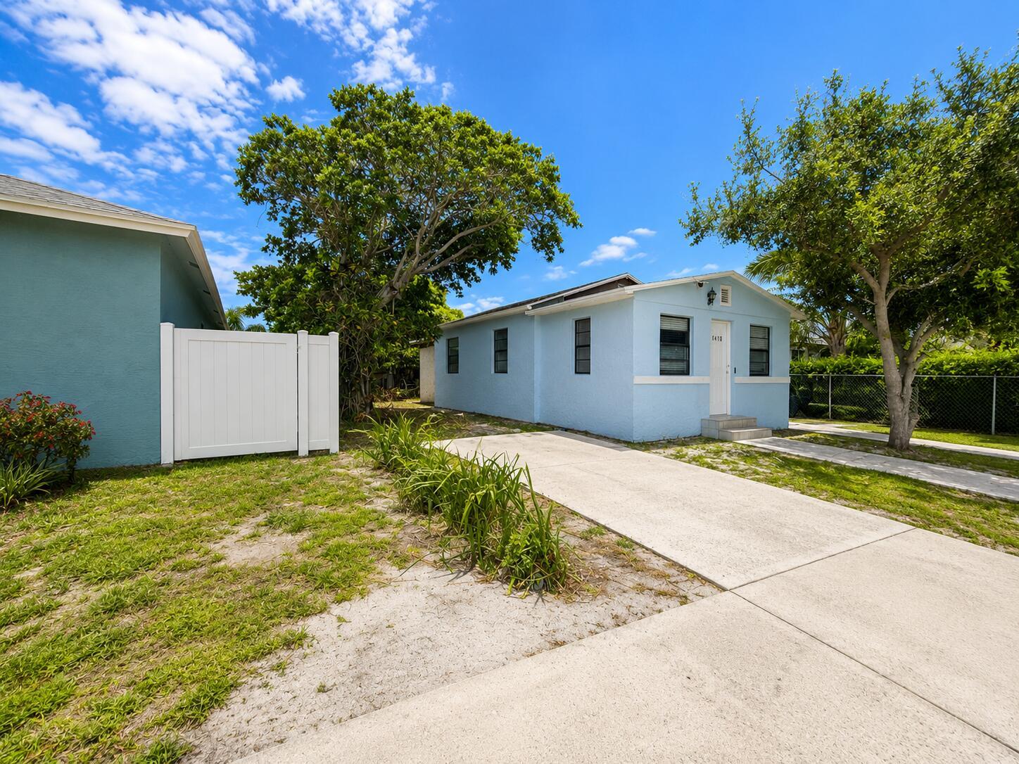 1410 S J Street, Lake Worth Beach, FL 33460, Lake Worth Beach - Photo 2