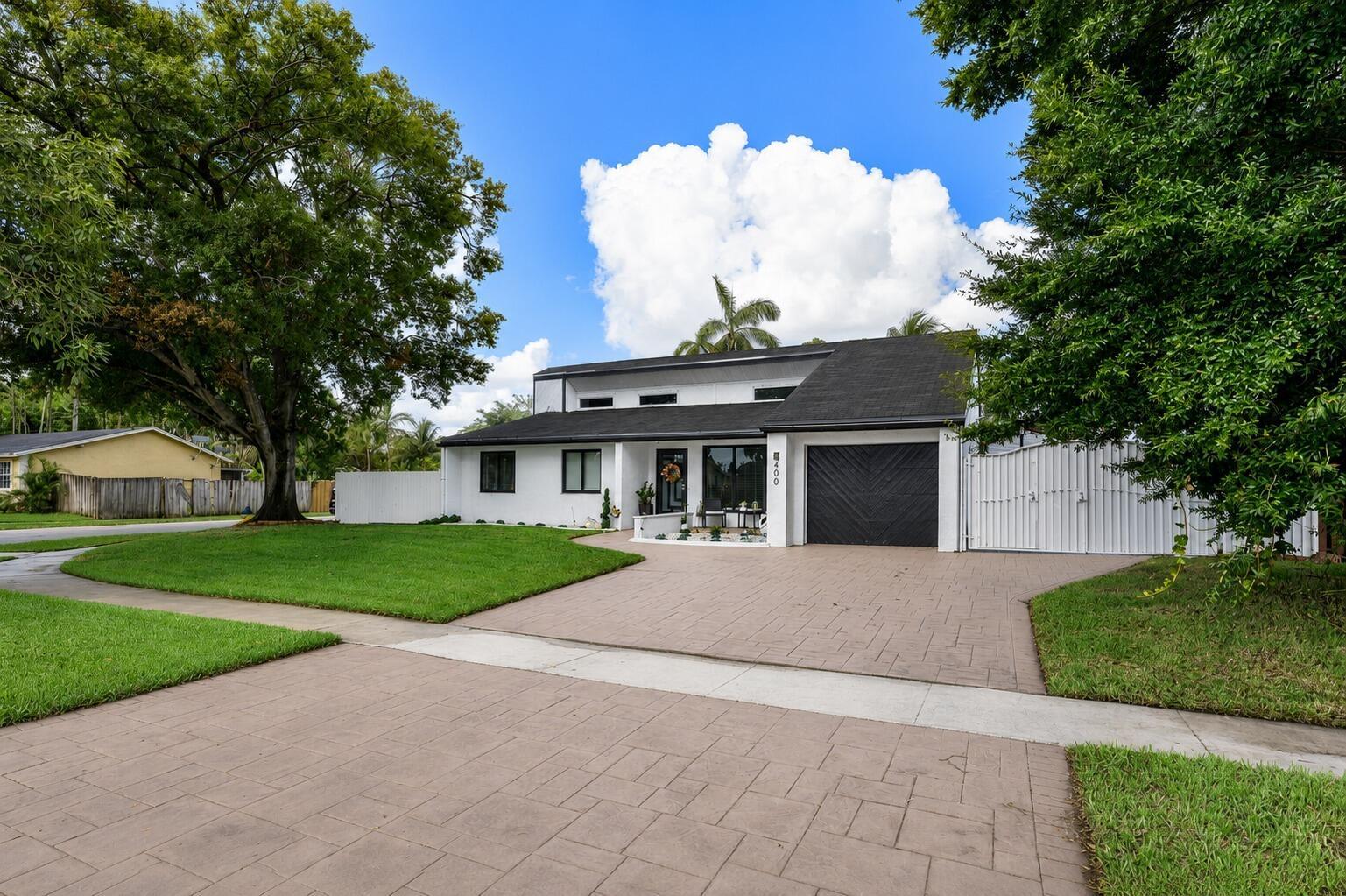 400 NW 98TH Avenue, Pembroke Pines, FL 33024, Pembroke Pines - Photo 2
