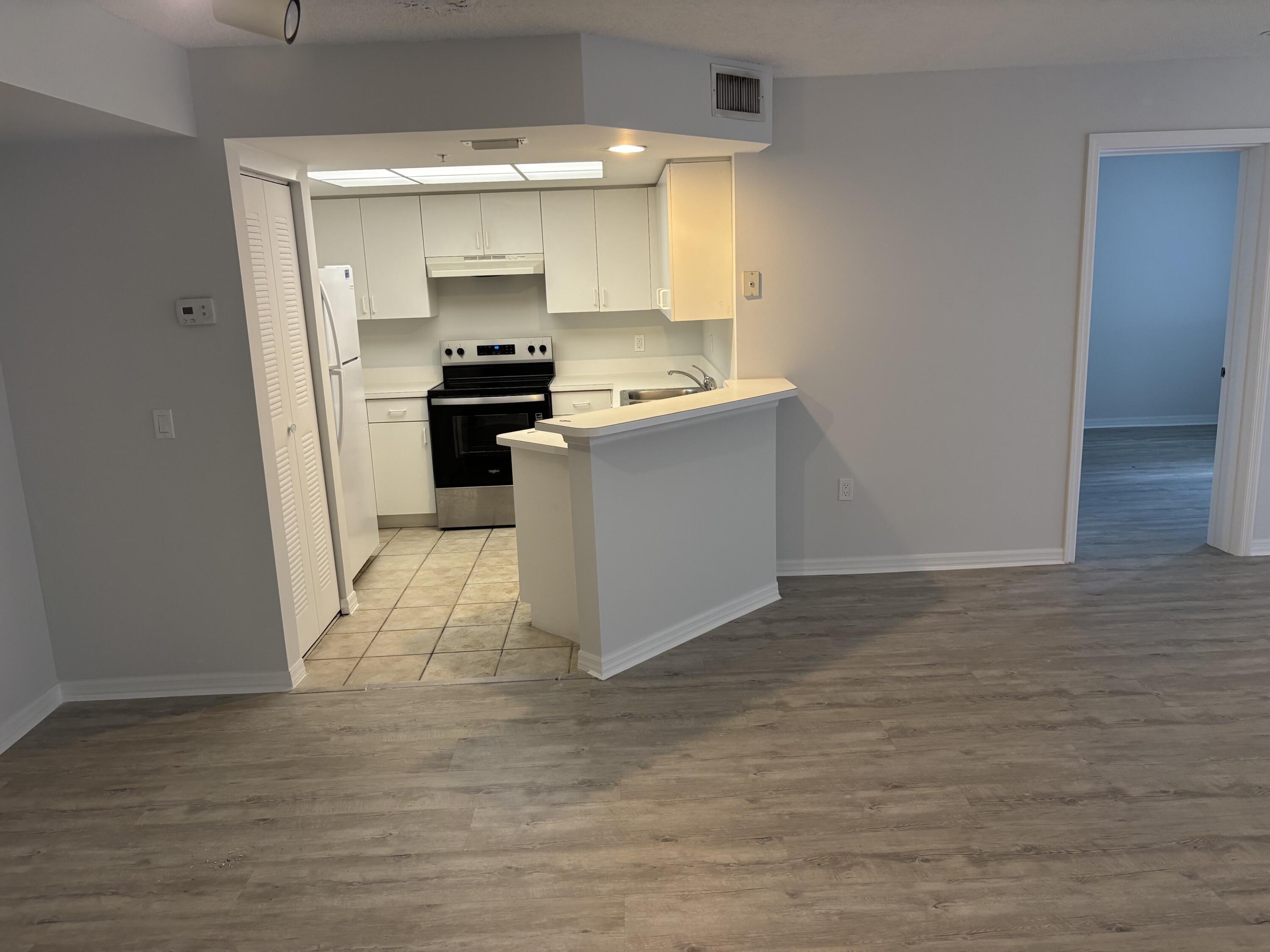 4163 N HAVERHILL Road 1215, West Palm Beach, FL 33417, West Palm Beach - Photo 3