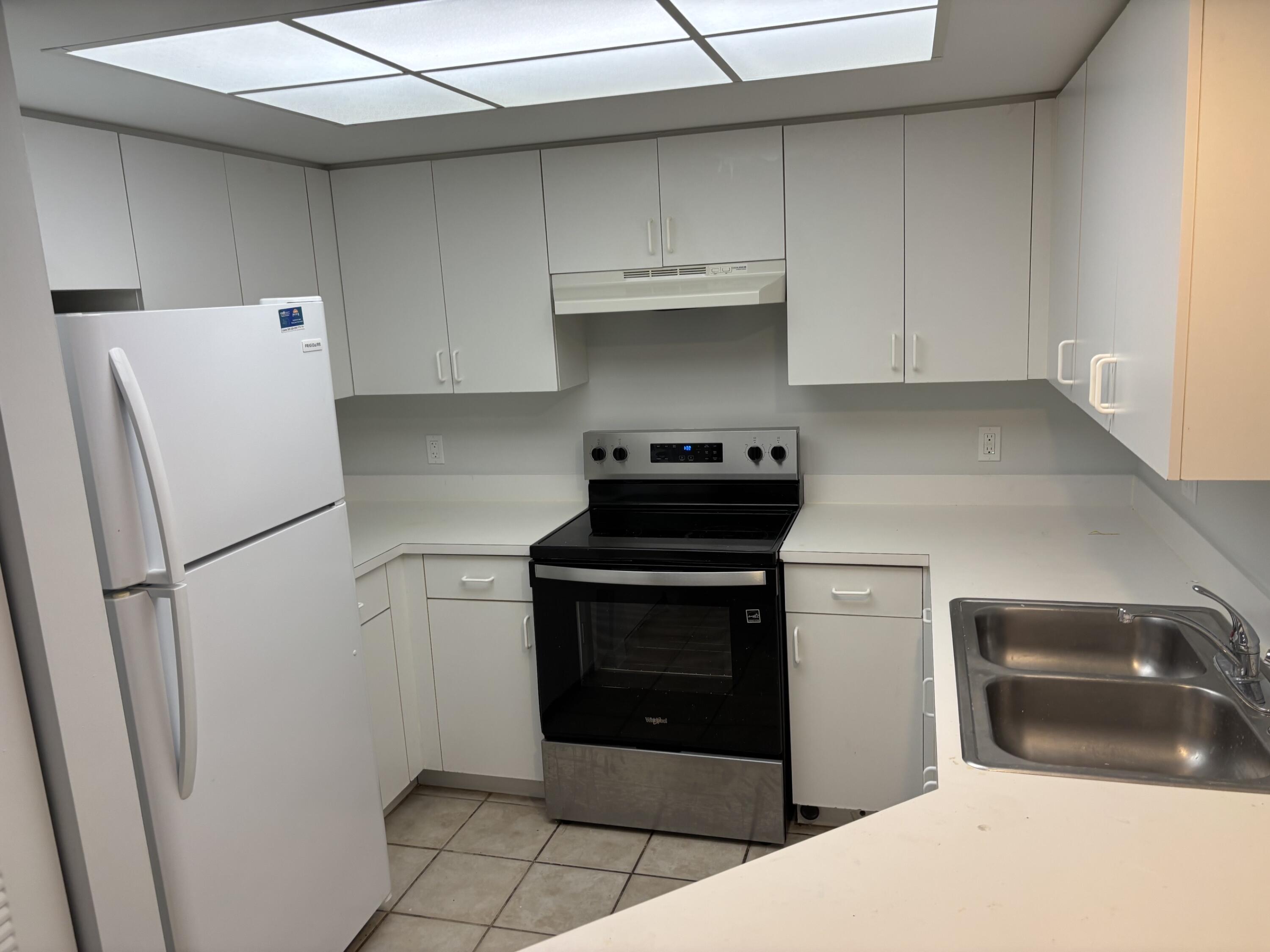4163 N HAVERHILL Road 1215, West Palm Beach, FL 33417, West Palm Beach - Photo 4