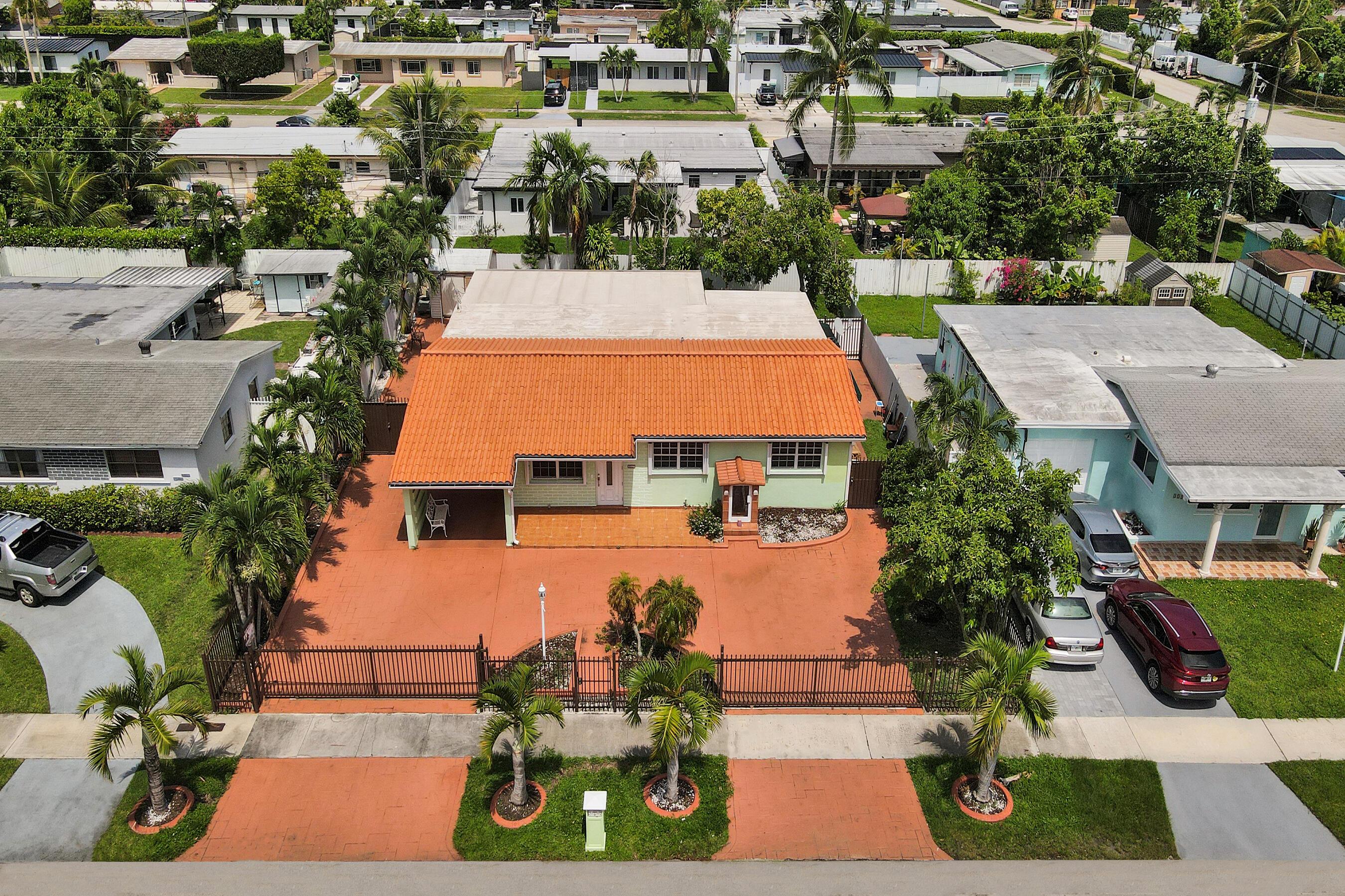 3311 SW 105th Court, Miami, FL 33165, Miami - Photo 2