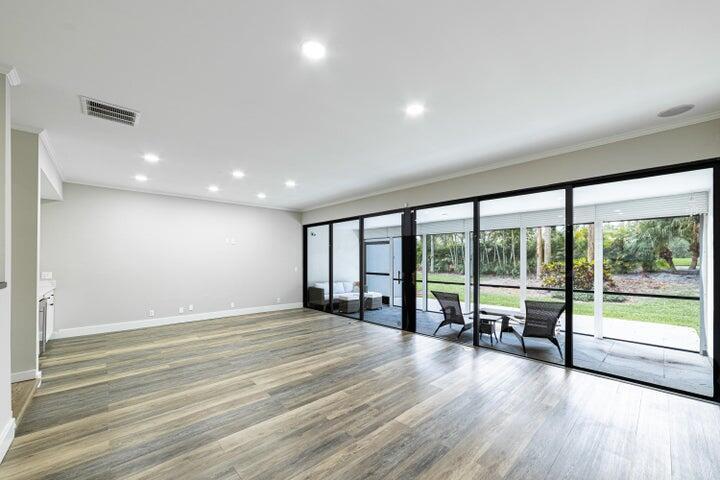2517 Presidential Way B, West Palm Beach, FL 33401, West Palm Beach - Photo 2
