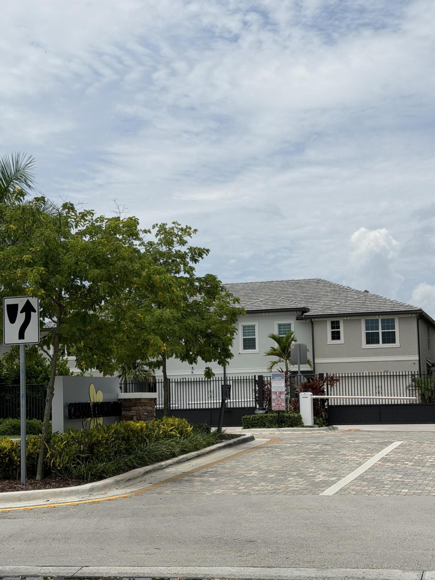 2933 OLIVIA Avenue, Lauderdale Lakes, FL 33311, Lauderdale Lakes - Photo 4
