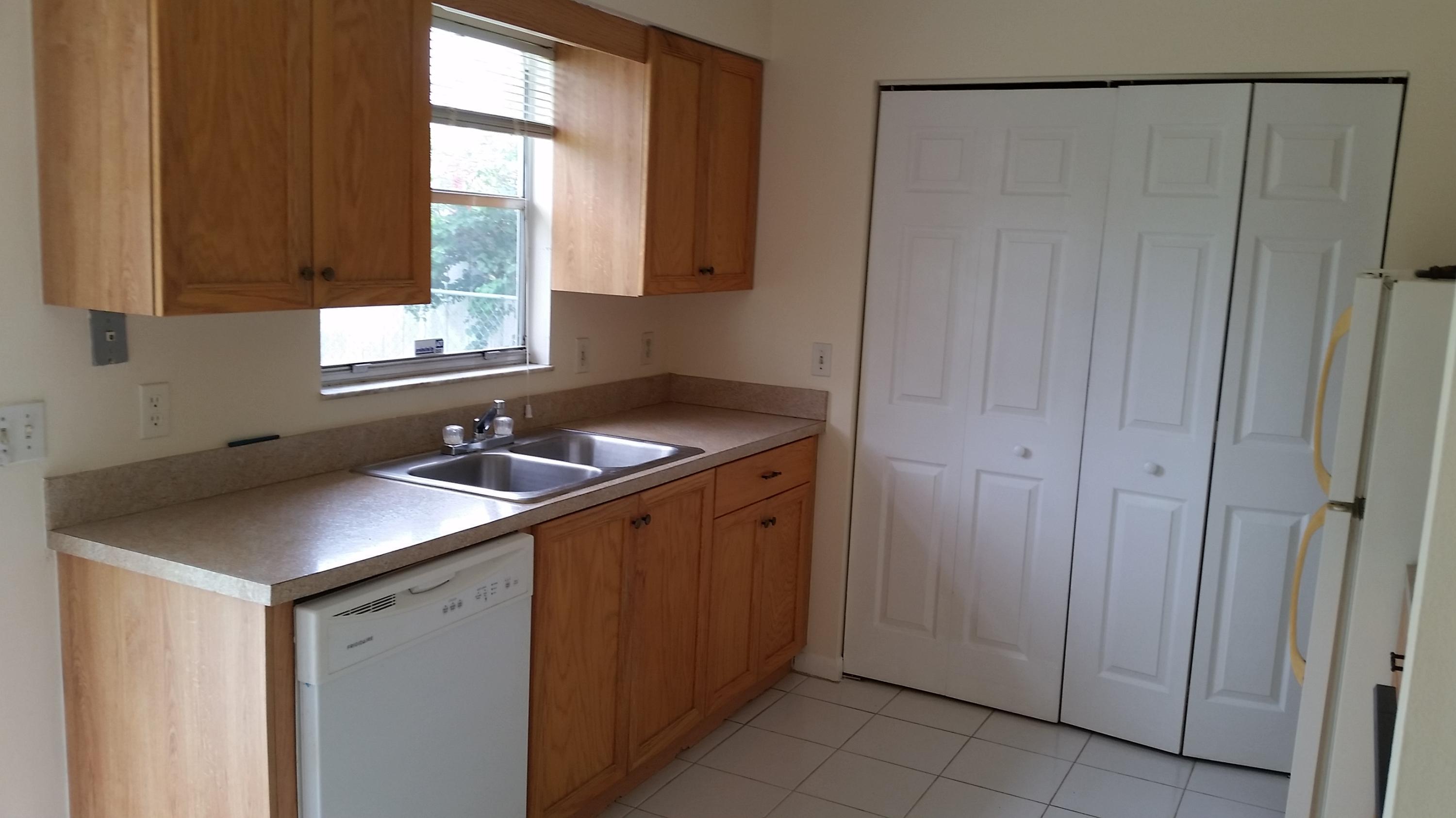 460 Fleming Avenue, Greenacres, FL 33463, Greenacres - Photo 4