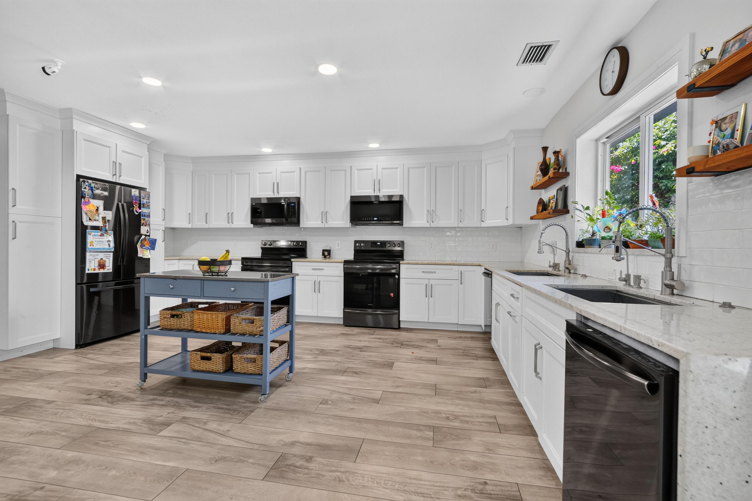 9404 NW 37TH Court, Coral Springs, FL 33065, Coral Springs - Photo 4