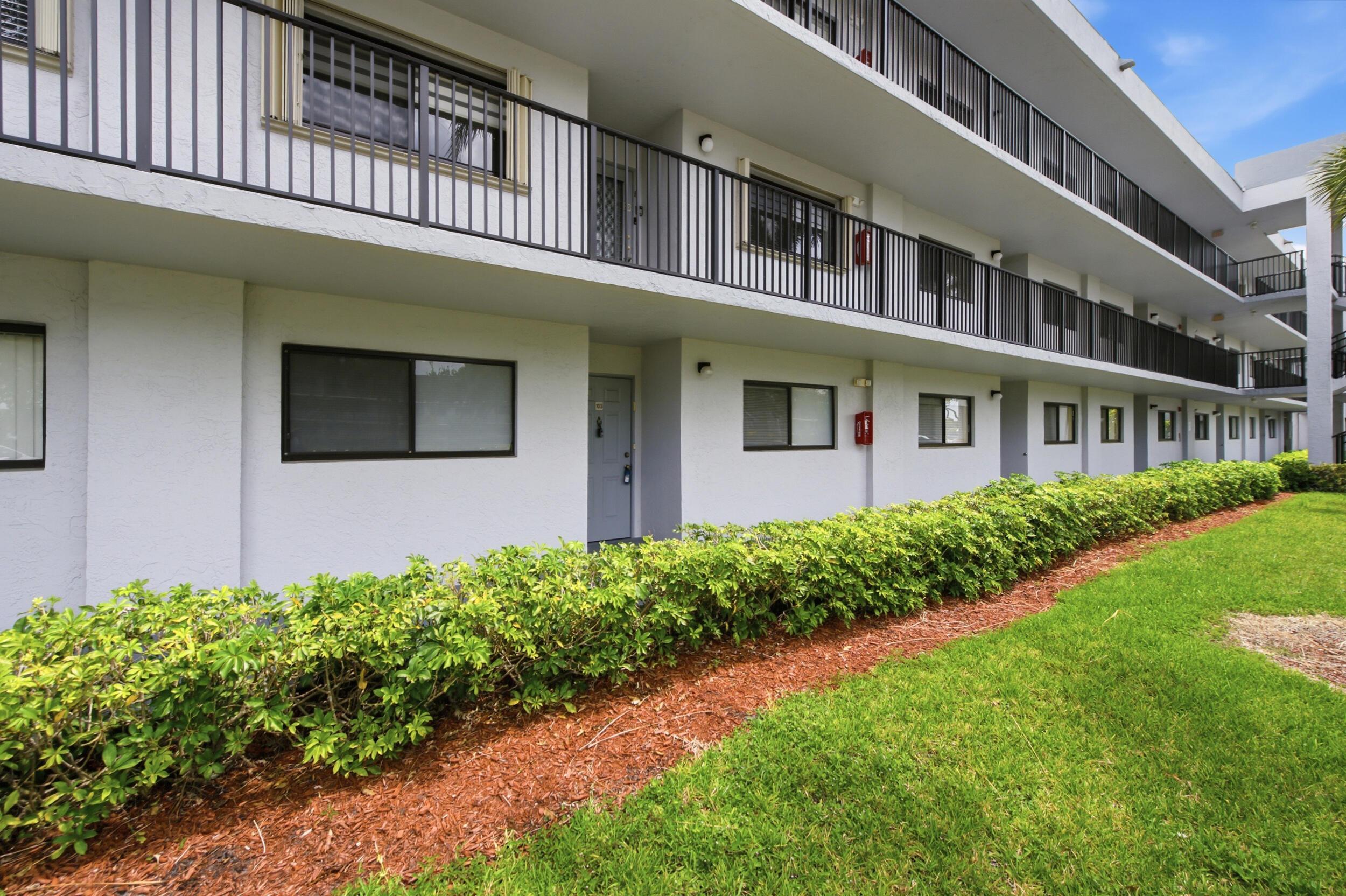 15355 Lakes Of Delray Blvd #103, Delray Beach, FL 33484, Delray Beach - Photo 3