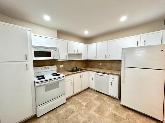 6061 N FALLS CIR Drive 402, Lauderhill, FL 33319, Lauderhill - Photo 4