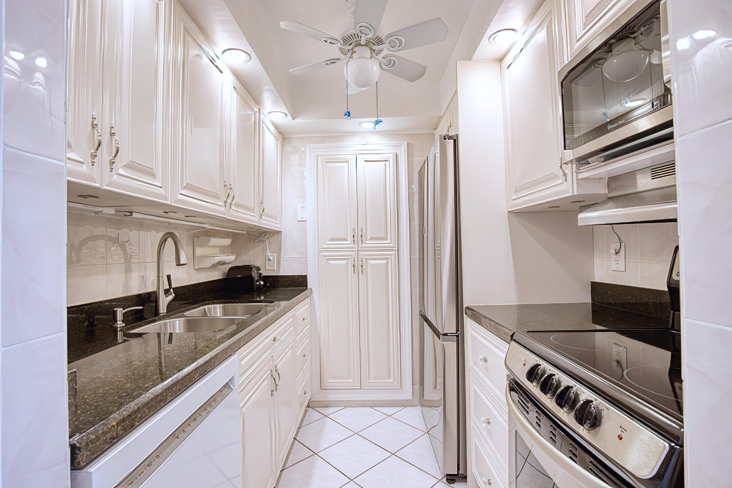 111 BRINY Avenue 16-08, Pompano Beach, FL 33062, Pompano Beach - Photo 2